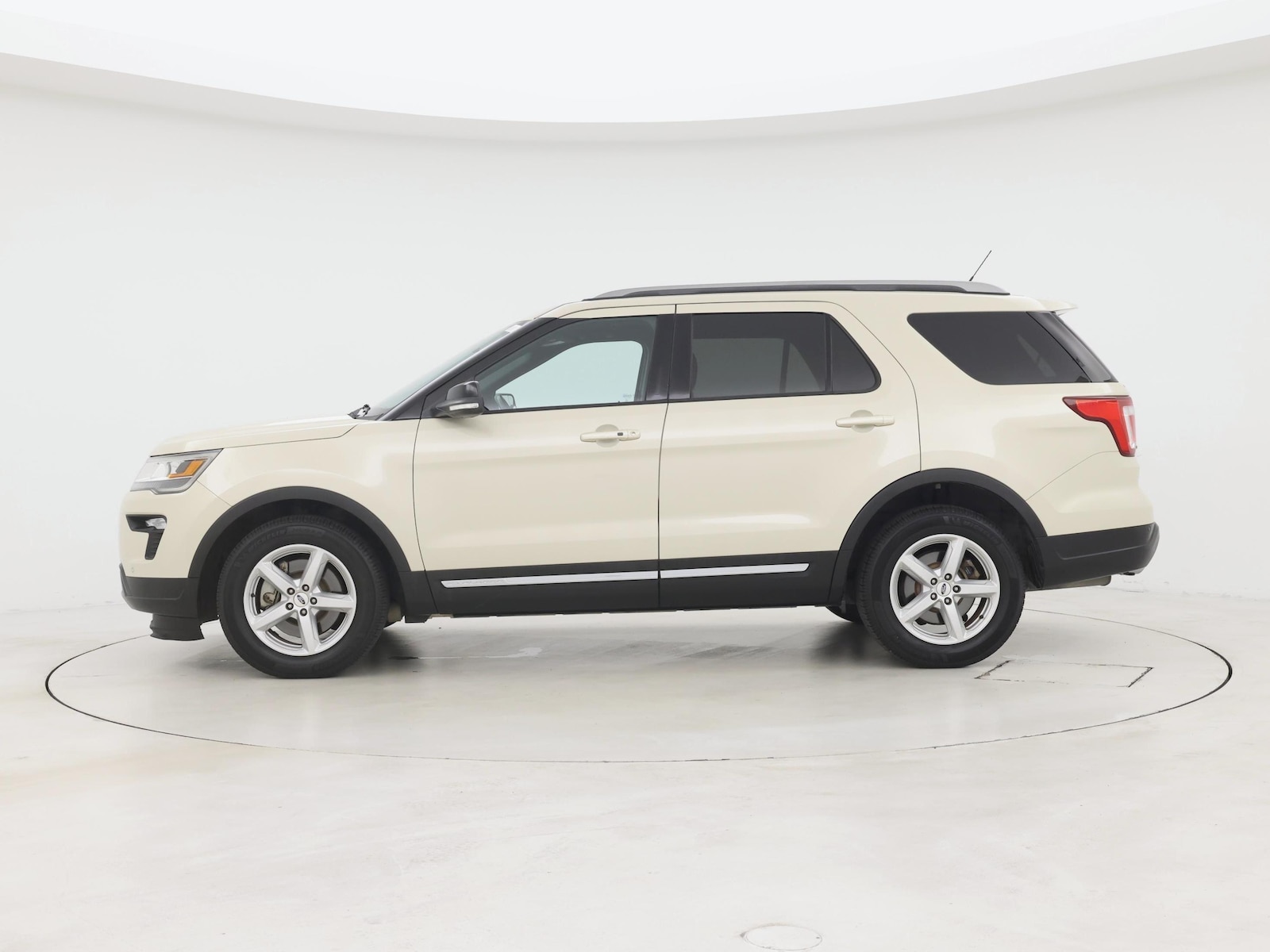 2018 Ford Explorer XLT - Photo 4