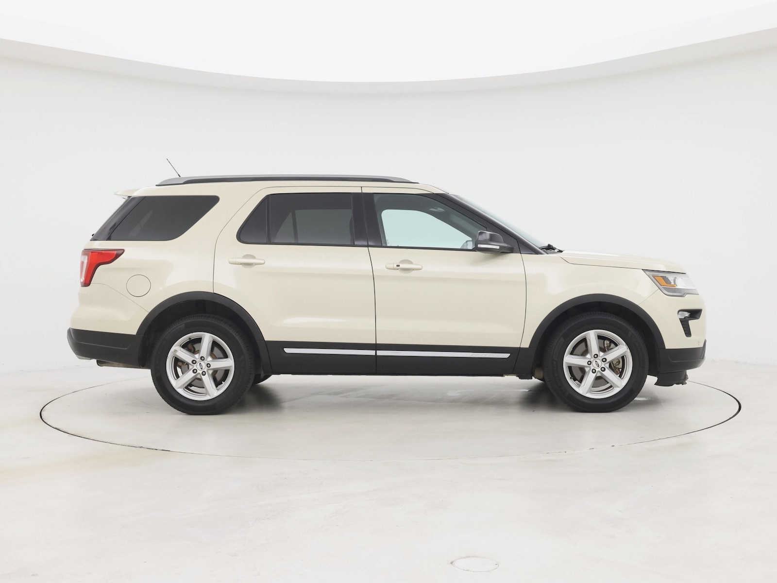 2018 Ford Explorer XLT - Photo 8