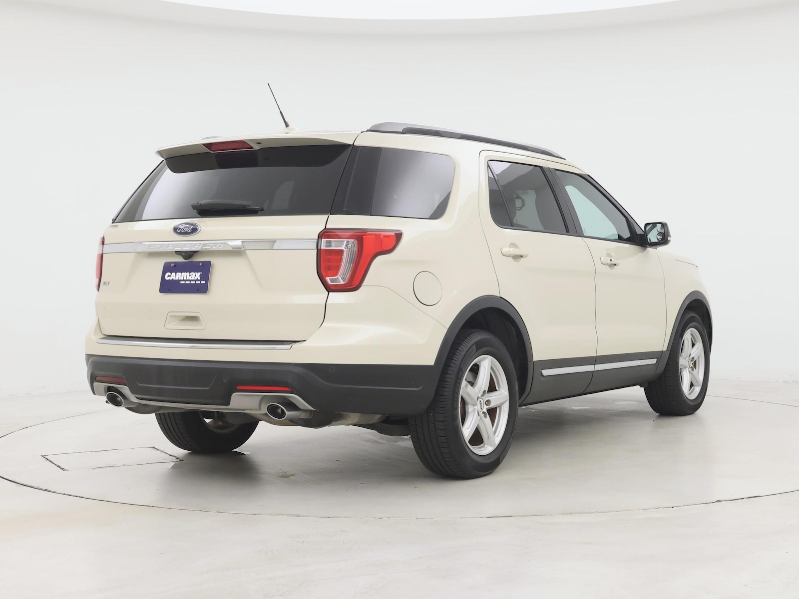 2018 Ford Explorer XLT - Photo 9
