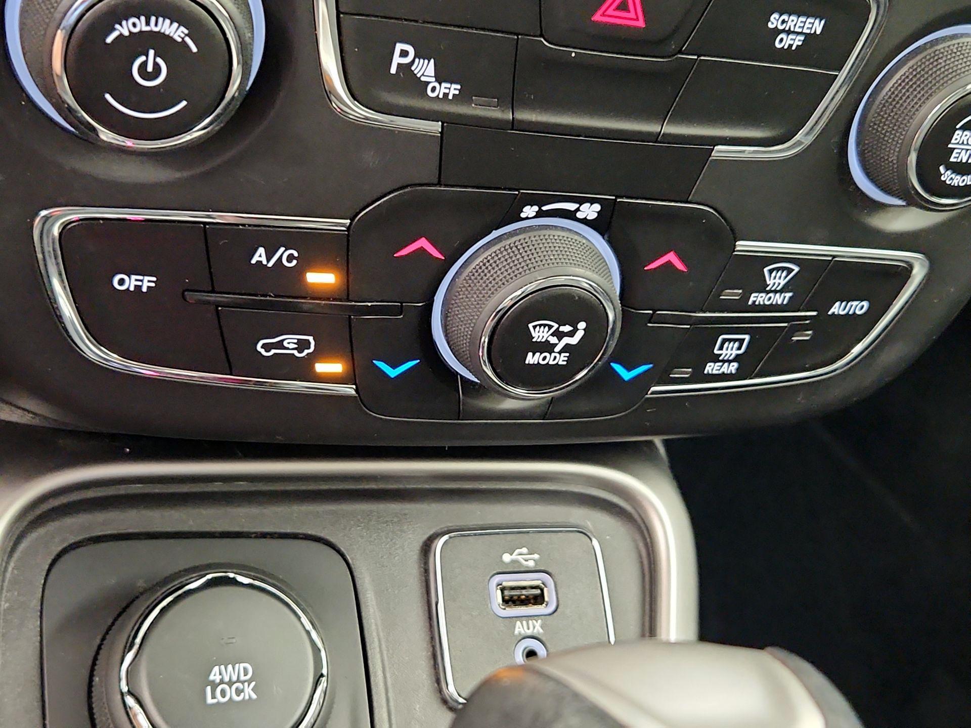 Thumbnail: 2018 Jeep Compass - 16
