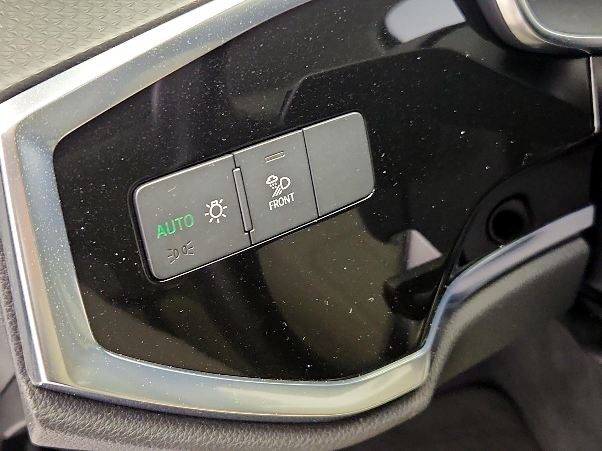 Thumbnail: 2021 Audi Q3 - 13
