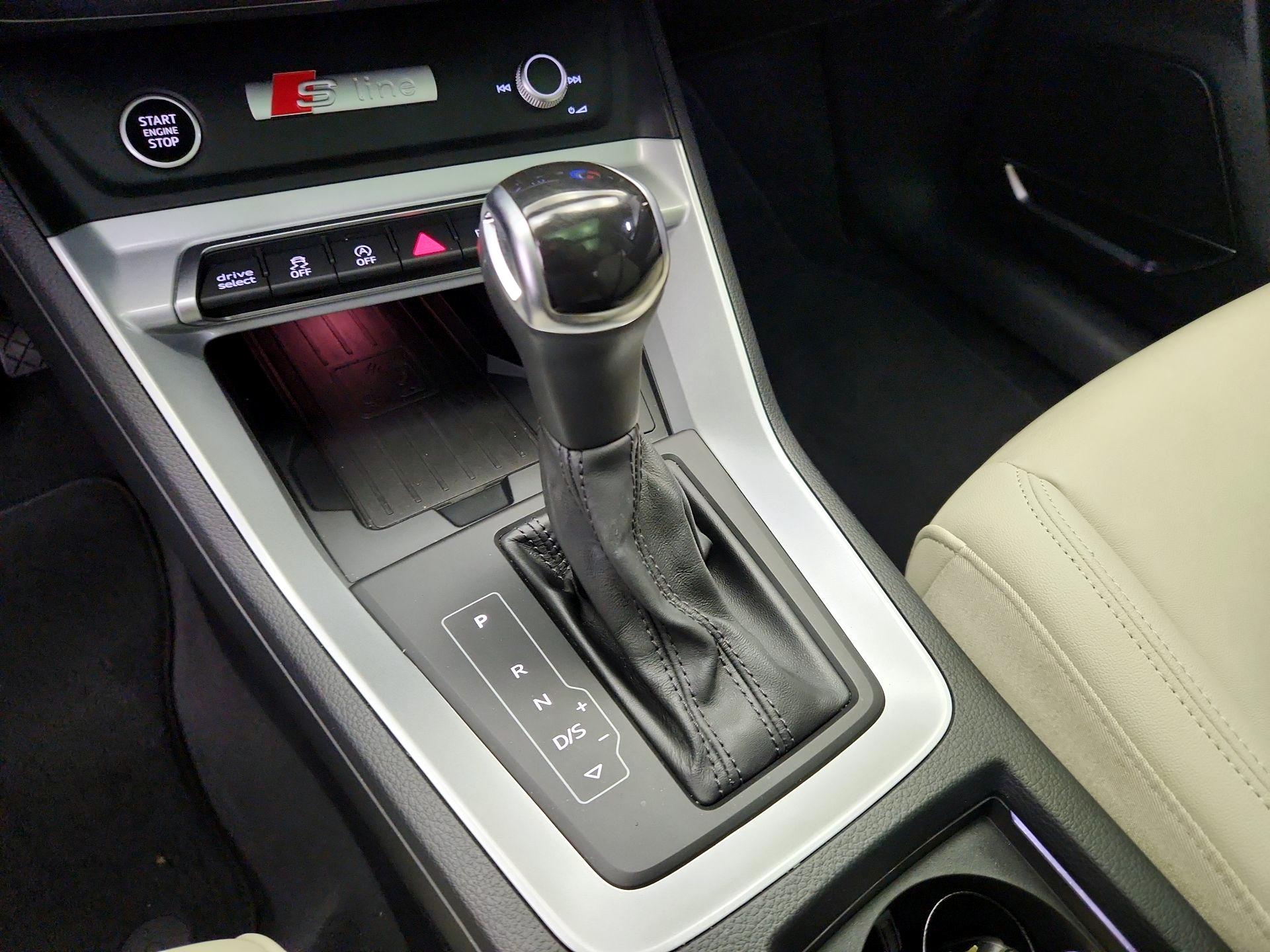 Thumbnail: 2021 Audi Q3 - 18