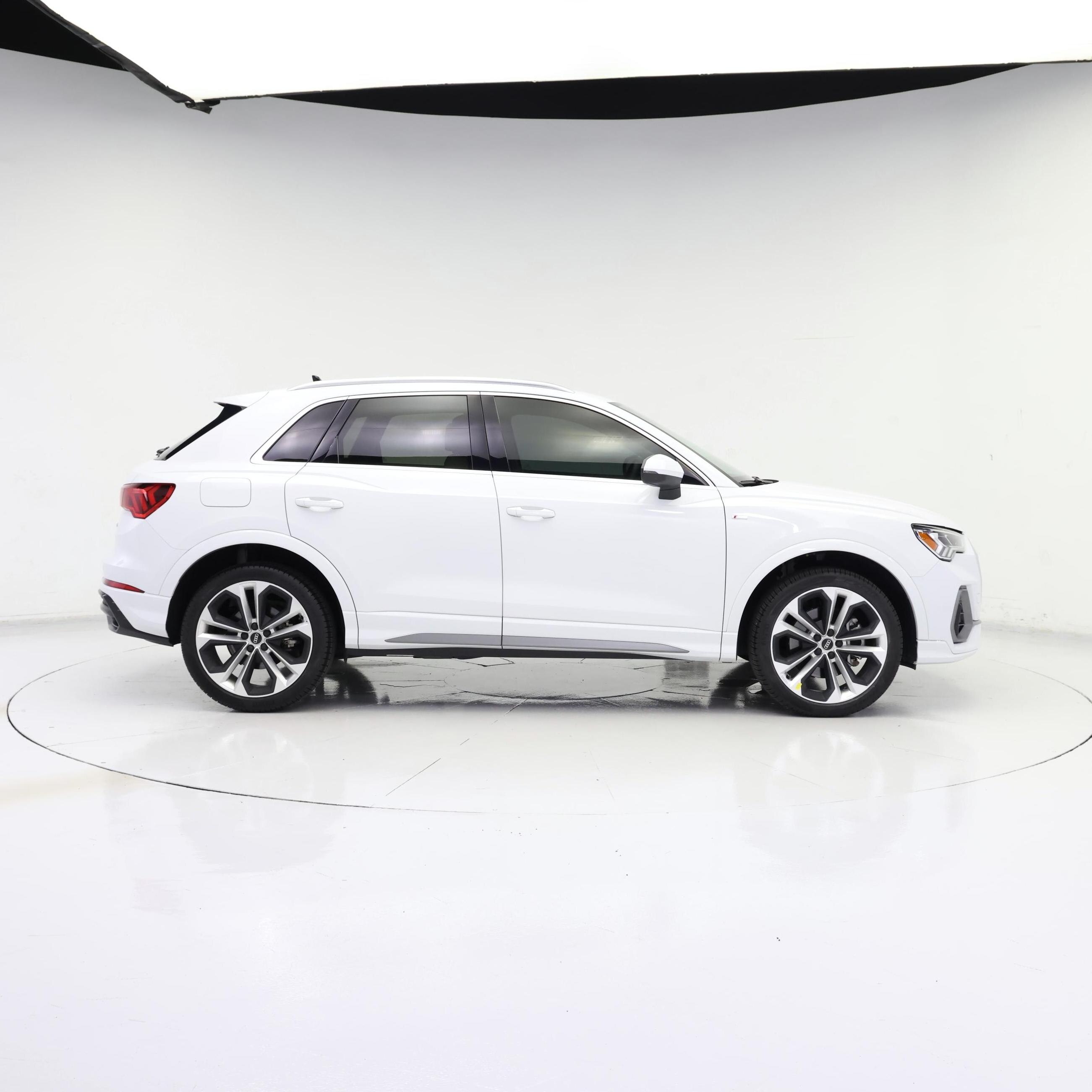 Thumbnail: 2021 Audi Q3 - 7