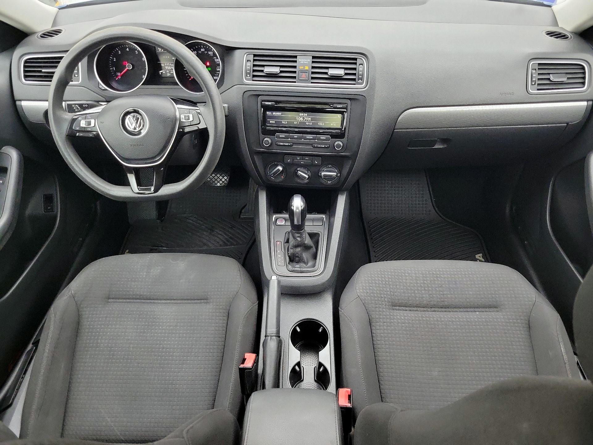 Thumbnail: 2015 Volkswagen Jetta - 9