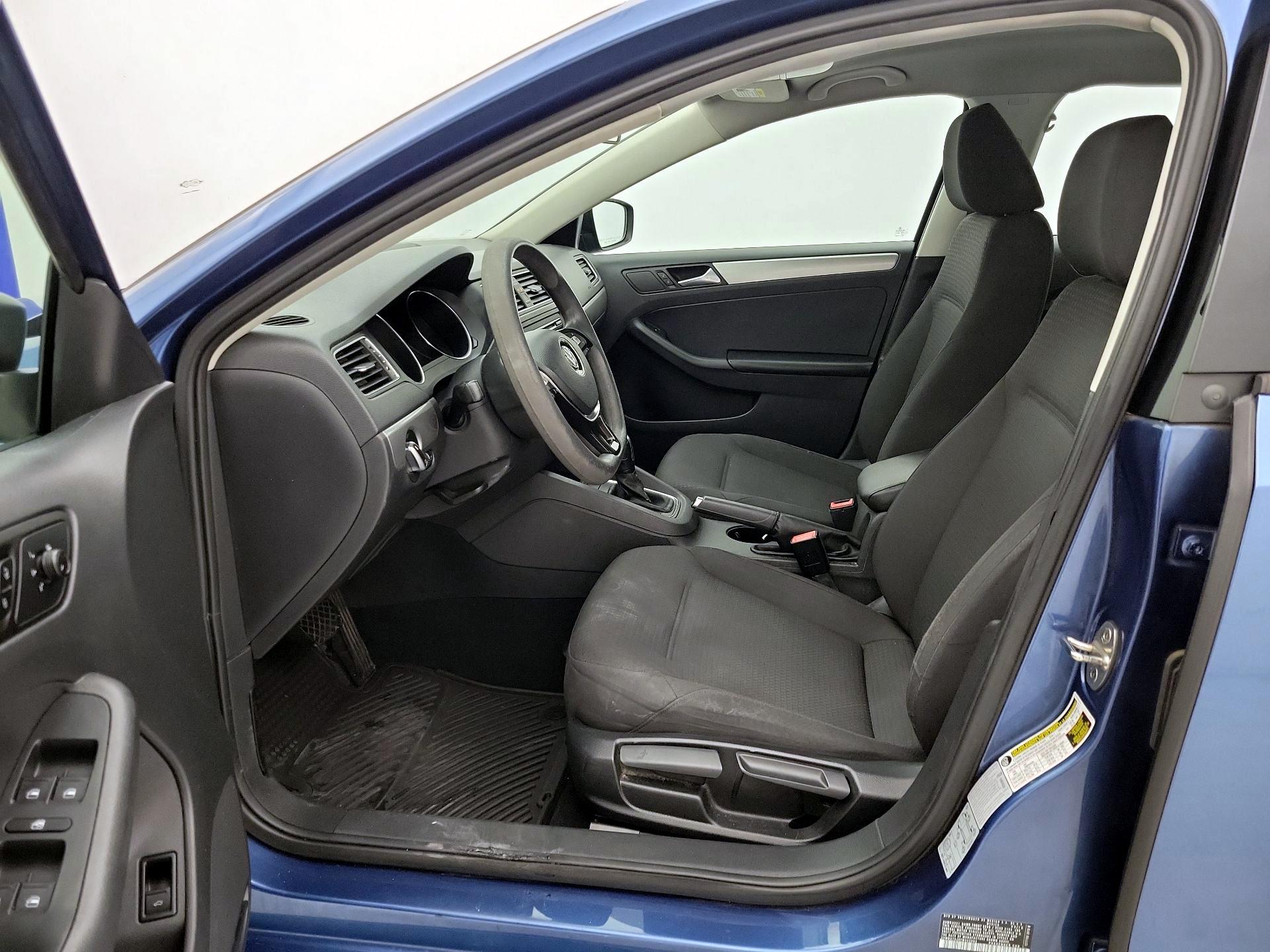 Thumbnail: 2015 Volkswagen Jetta - 11