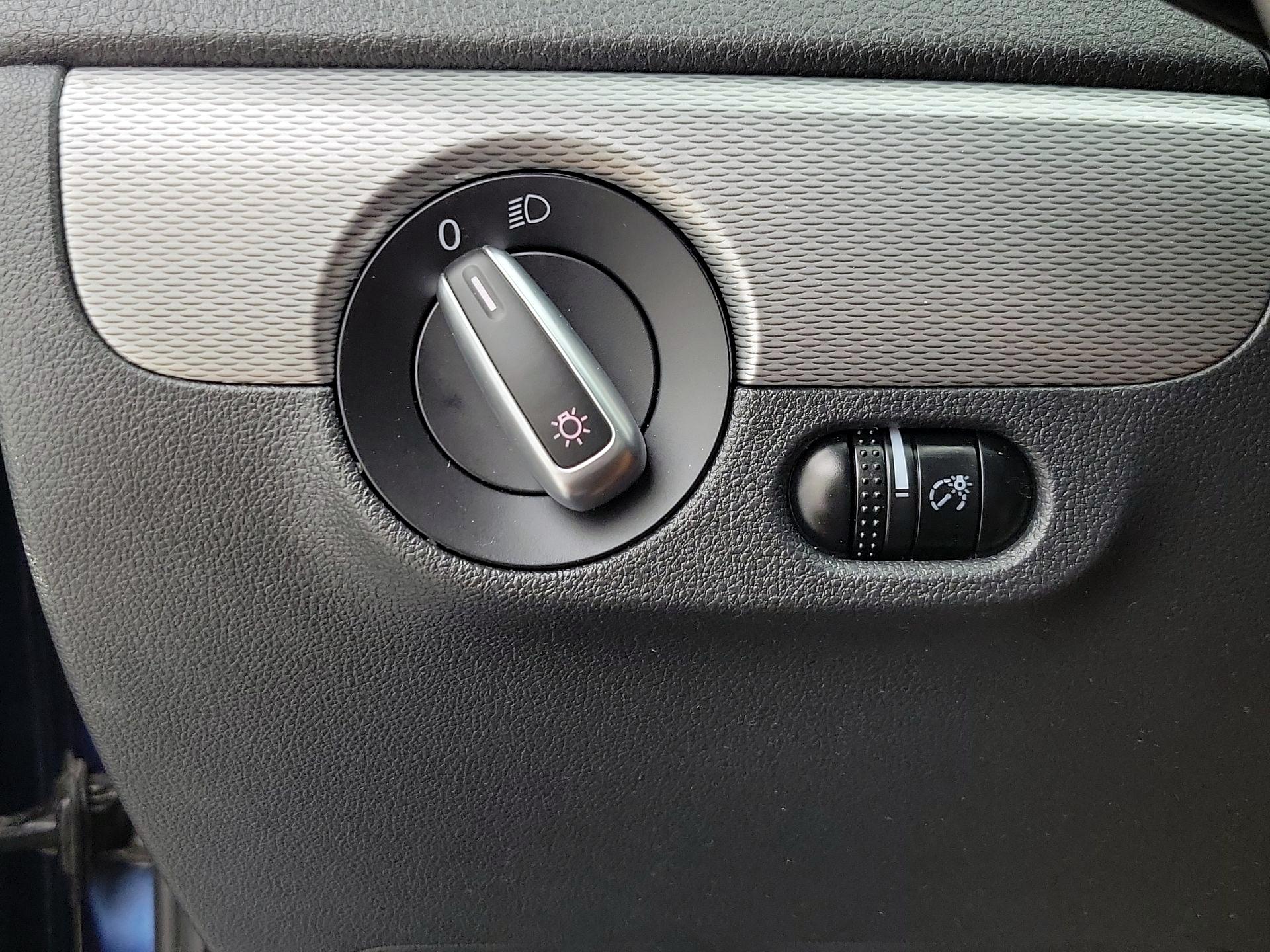 Thumbnail: 2015 Volkswagen Jetta - 13