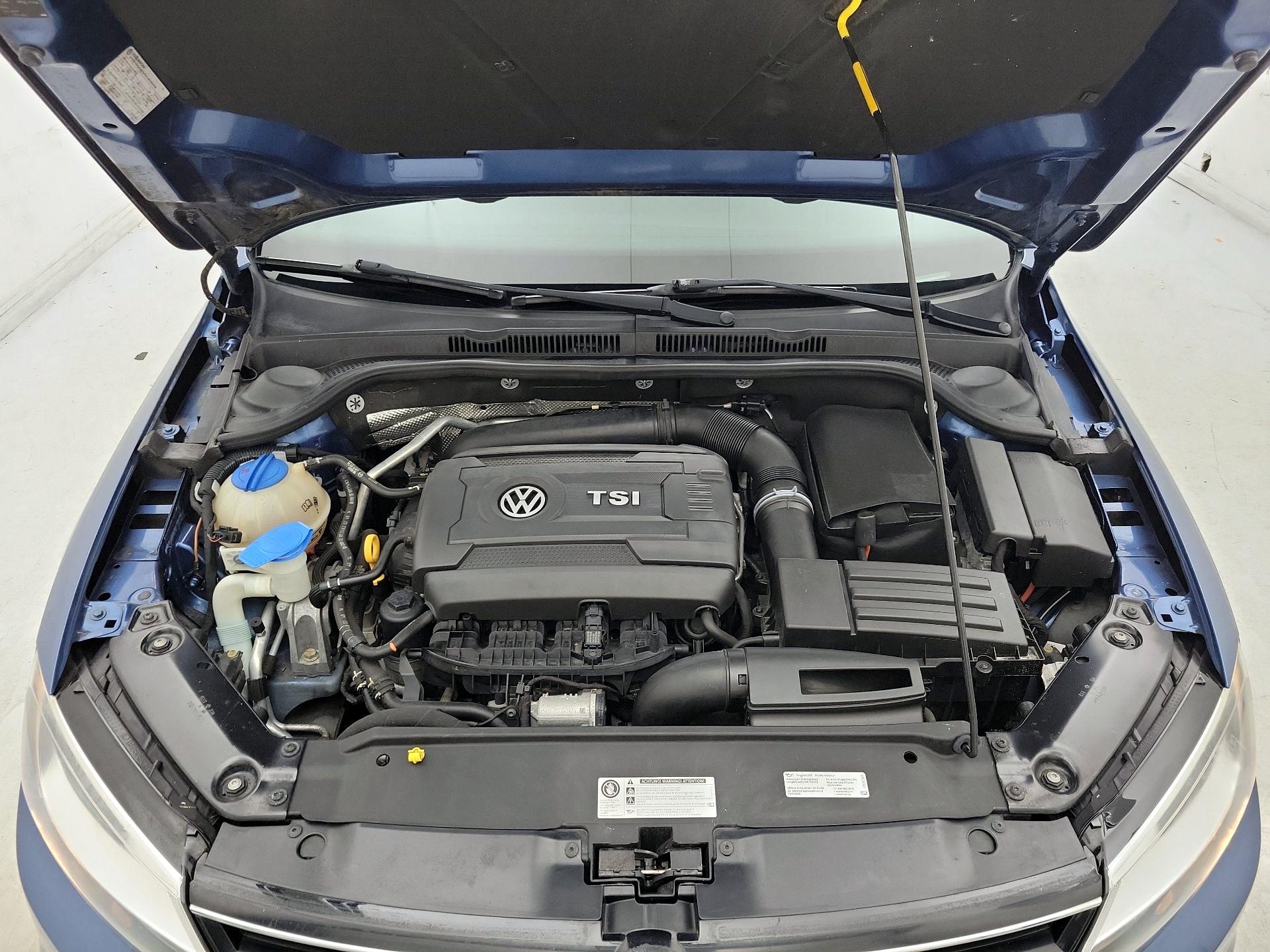 Thumbnail: 2015 Volkswagen Jetta - 20