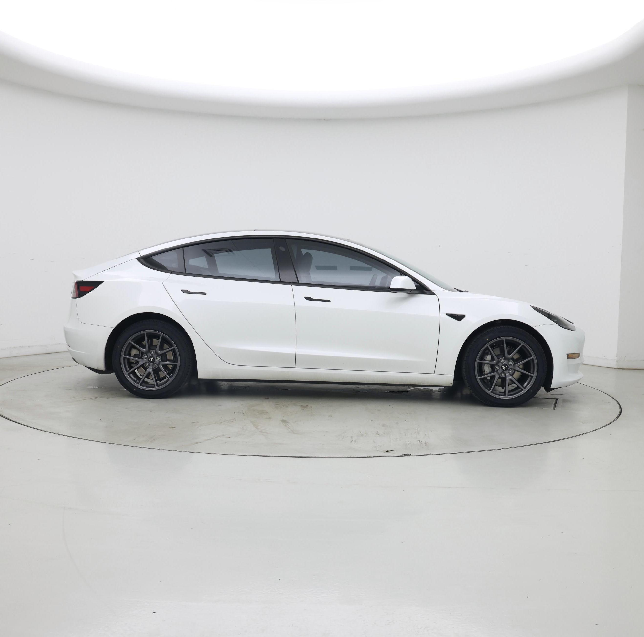 Thumbnail: 2023 Tesla Model 3 - 7