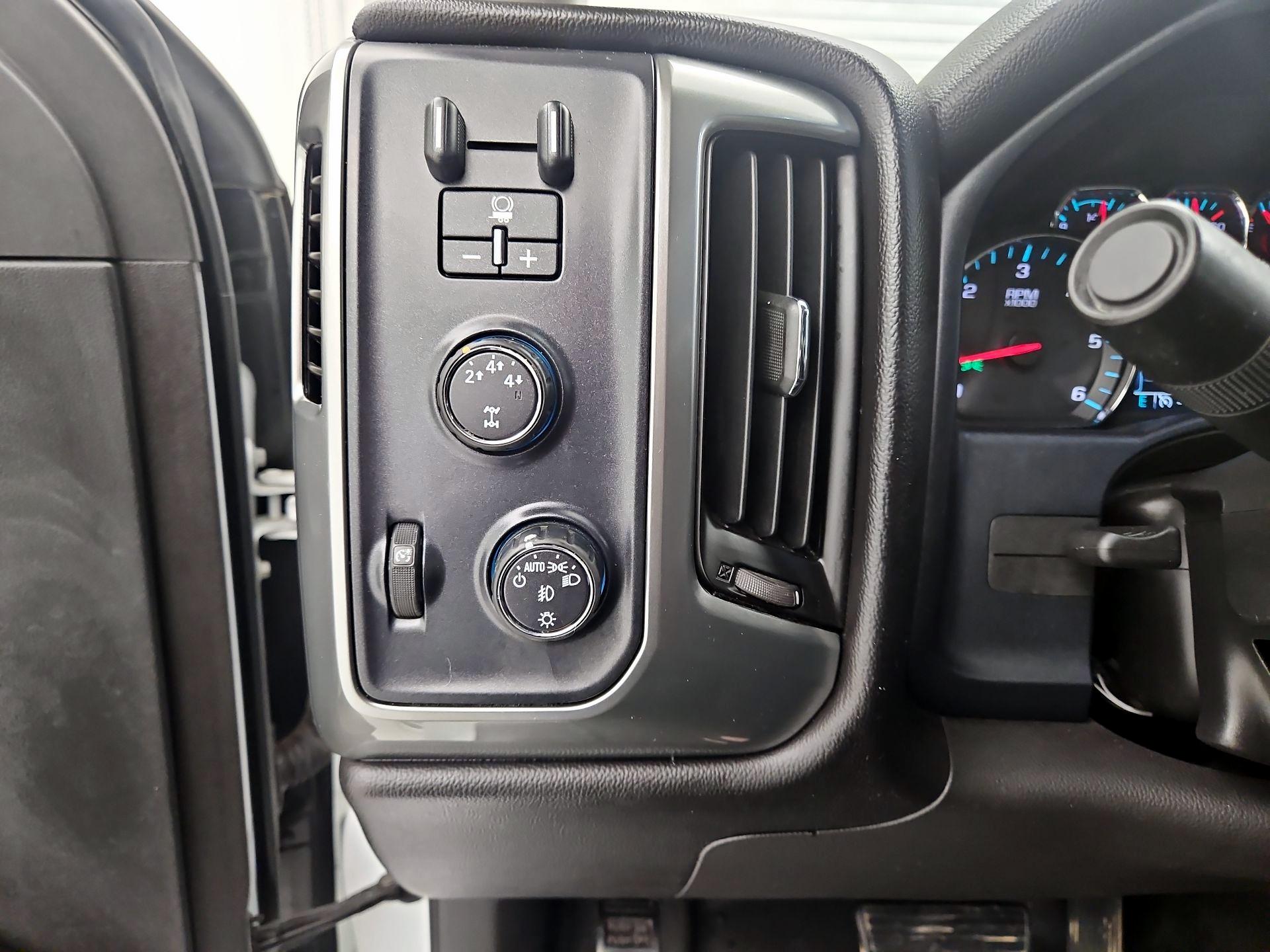 Thumbnail: 2016 Chevrolet Silverado 2500 - 13