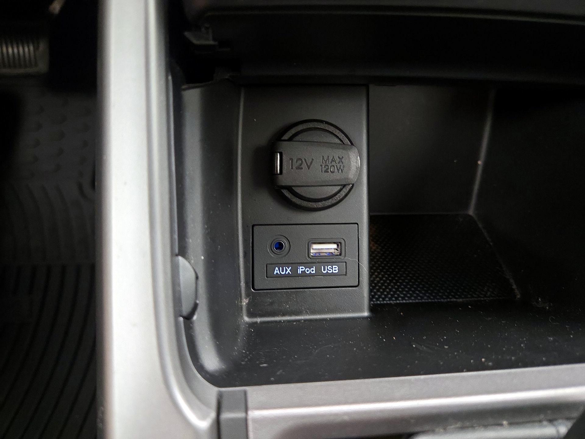 Thumbnail: 2015 Hyundai Elantra - 18