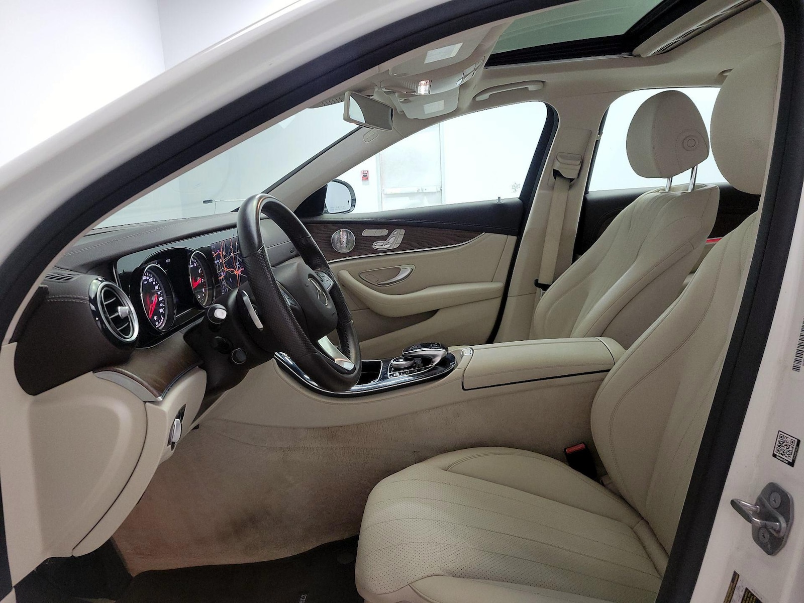 2017 Mercedes-Benz E-Class E300 - Photo 12
