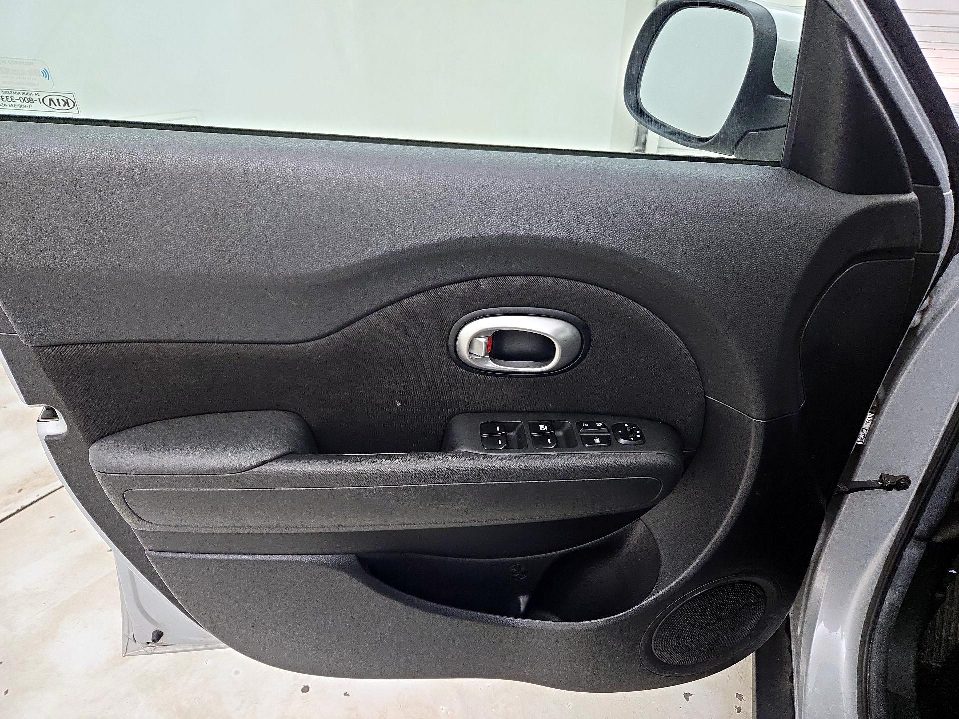 Thumbnail: 2016 Kia Soul - 12