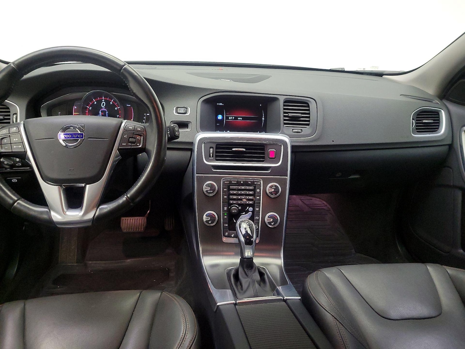 2016 Volvo V60 Platinum - Photo 10