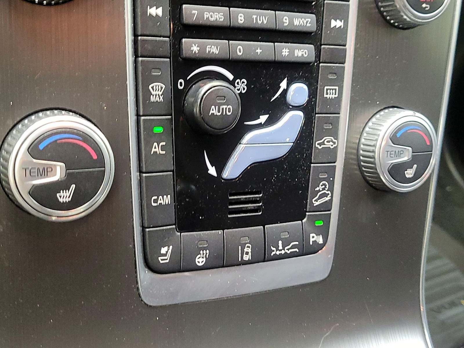 2016 Volvo V60 Platinum - Photo 18