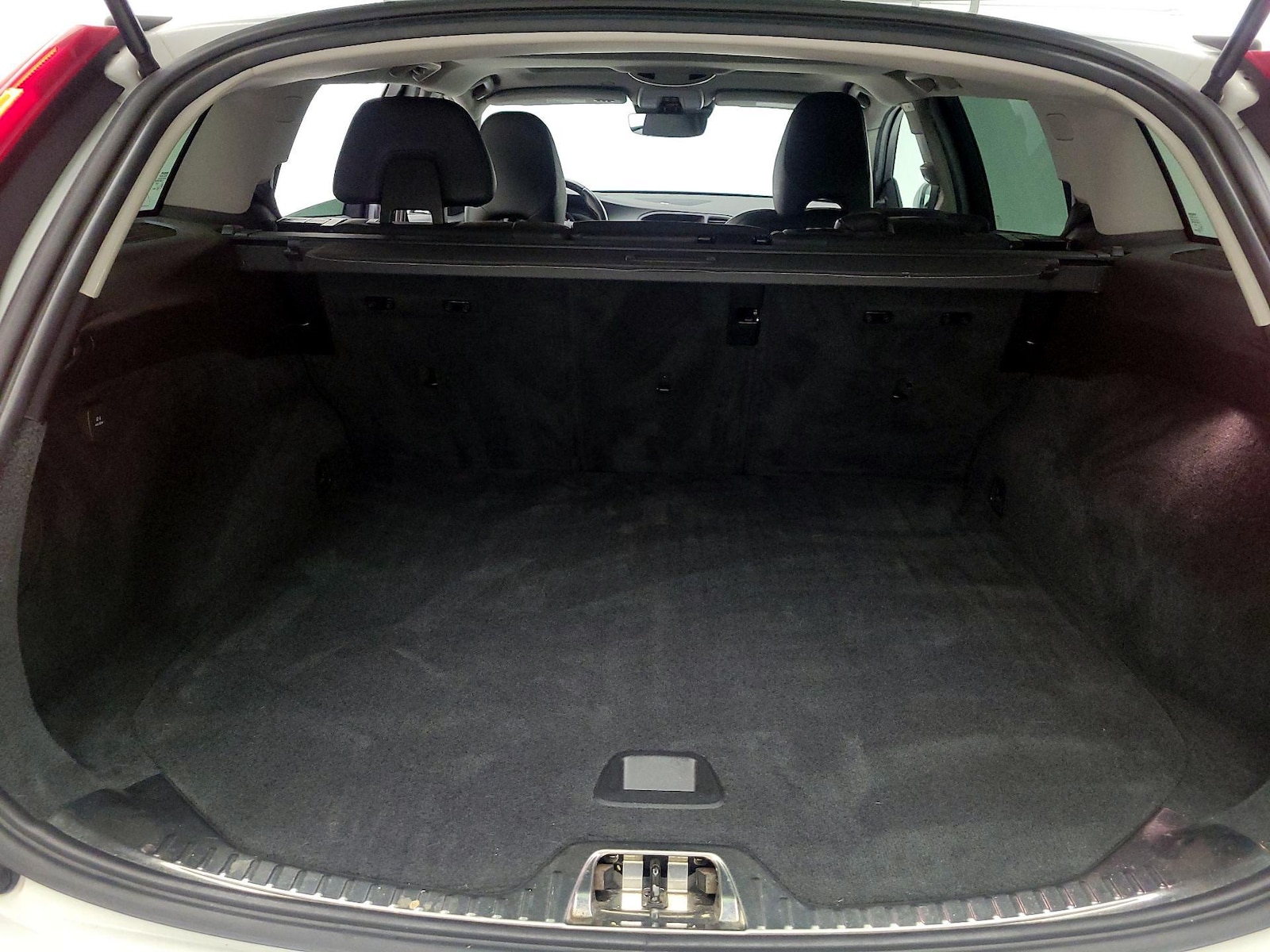 2016 Volvo V60 Platinum - Photo 23