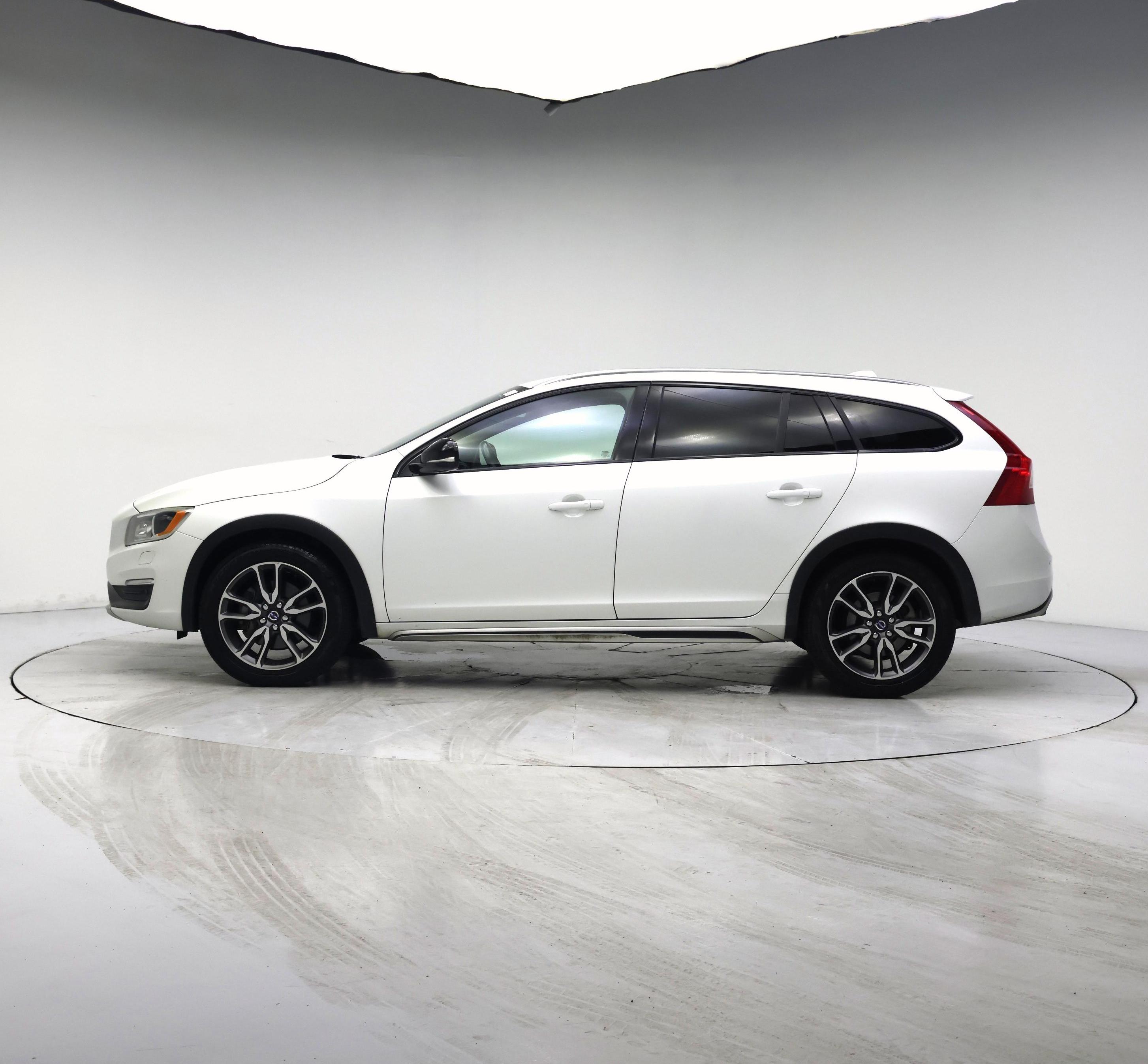 Thumbnail: 2016 Volvo S60 - 3