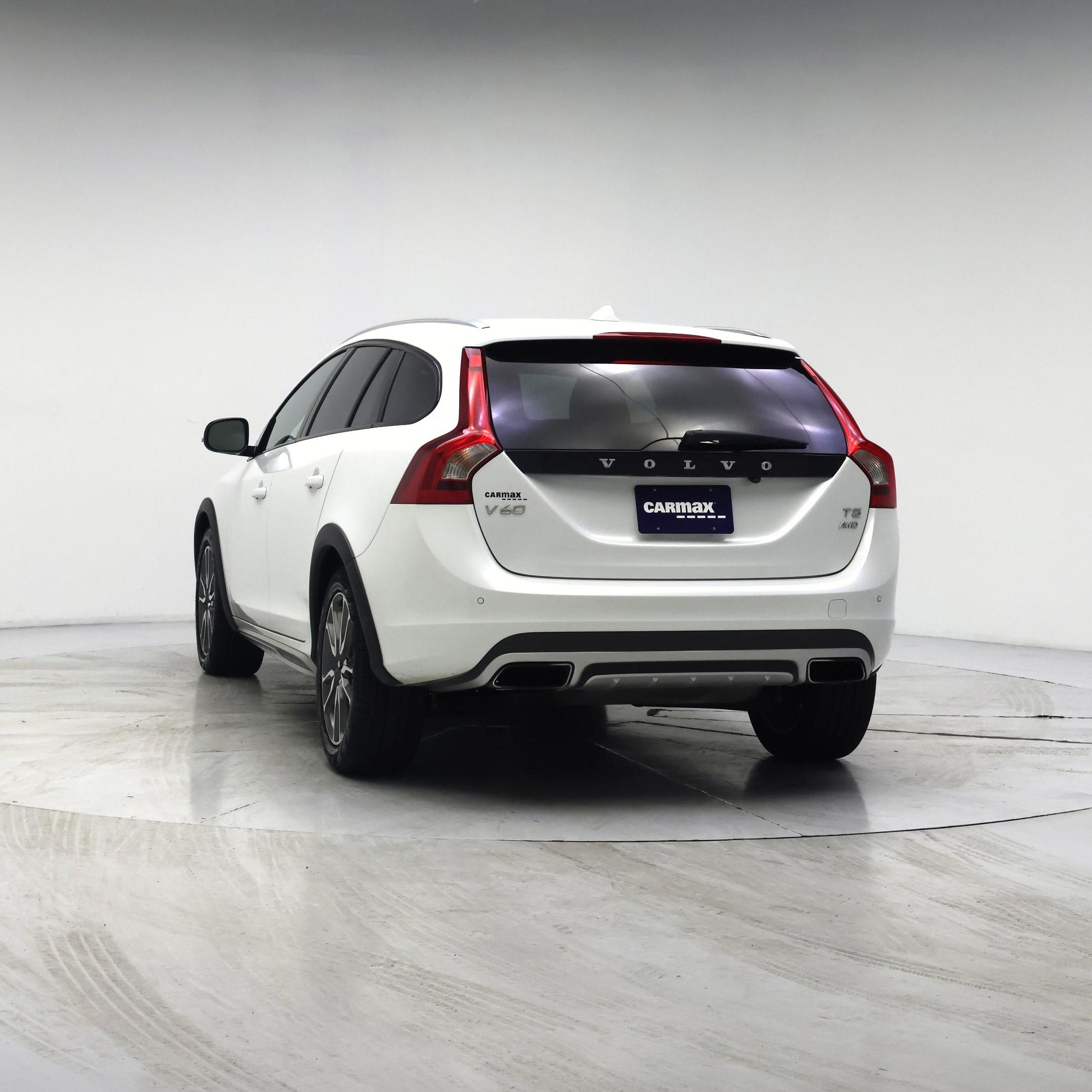 Thumbnail: 2016 Volvo S60 - 6
