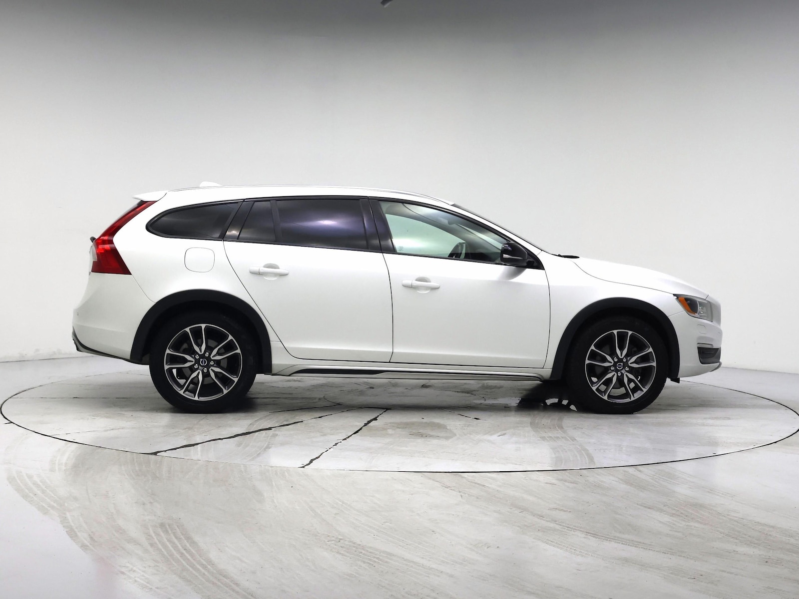 2016 Volvo V60 Platinum - Photo 8