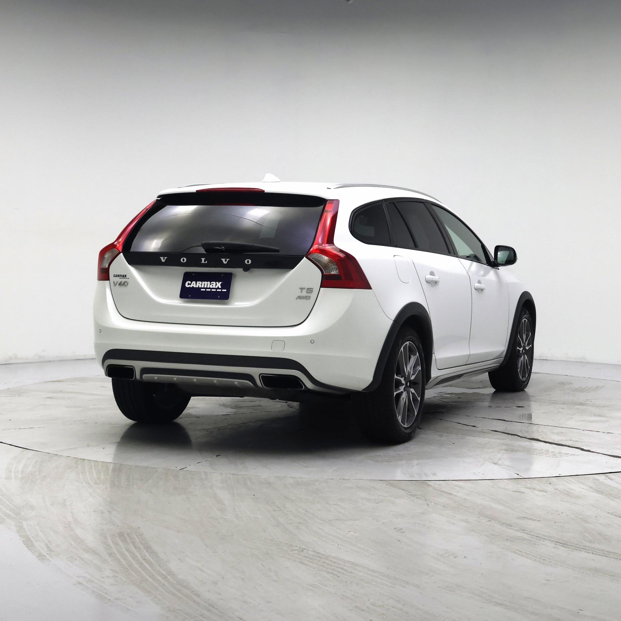 Thumbnail: 2016 Volvo S60 - 8