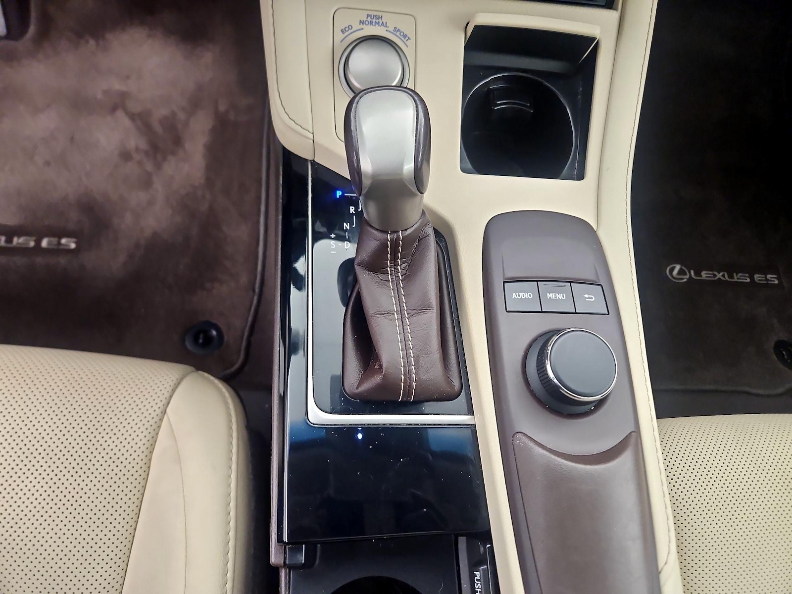 2018 Lexus ES 350 - Photo 18