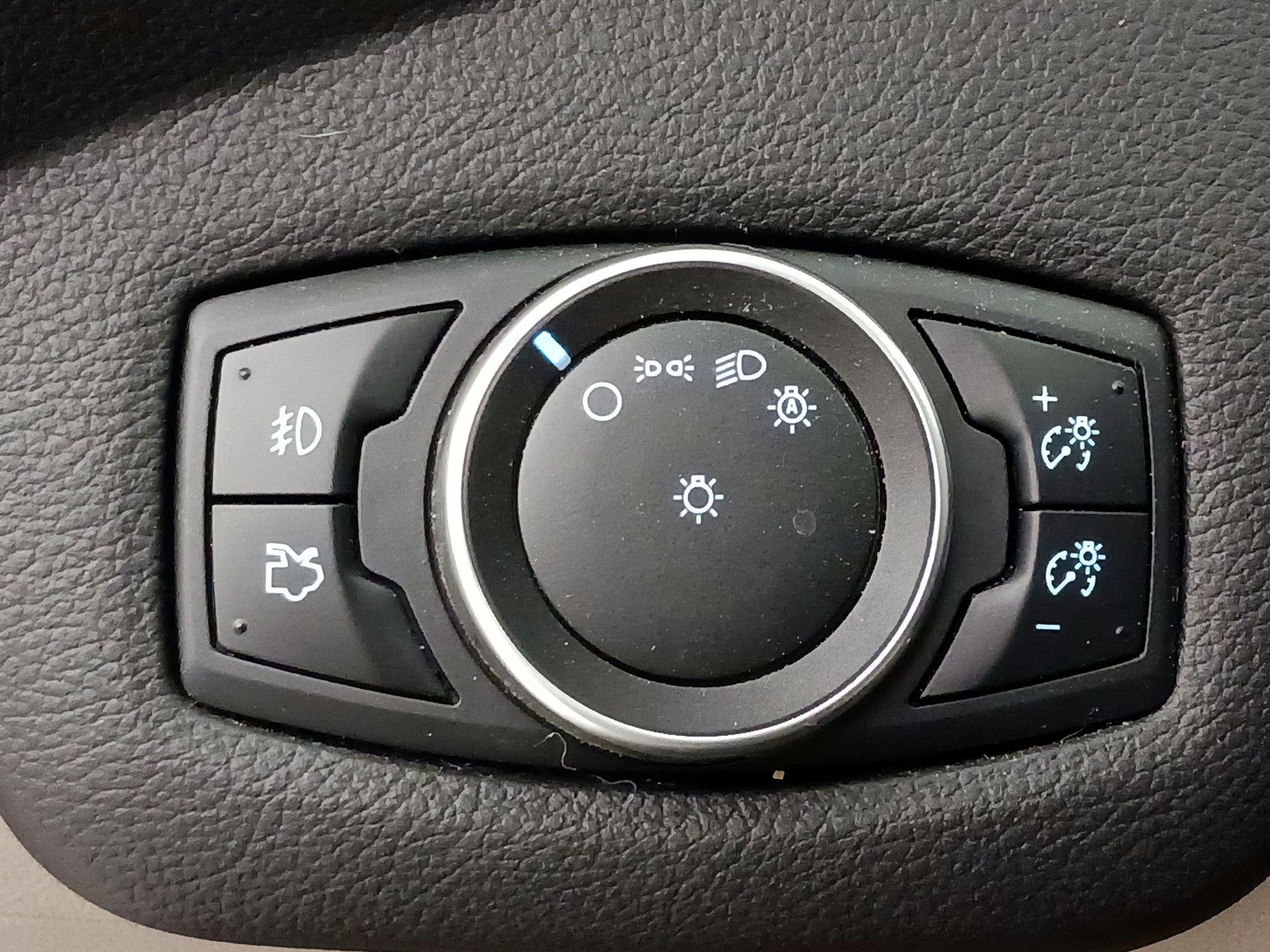 Thumbnail: 2016 Ford Escape - 13