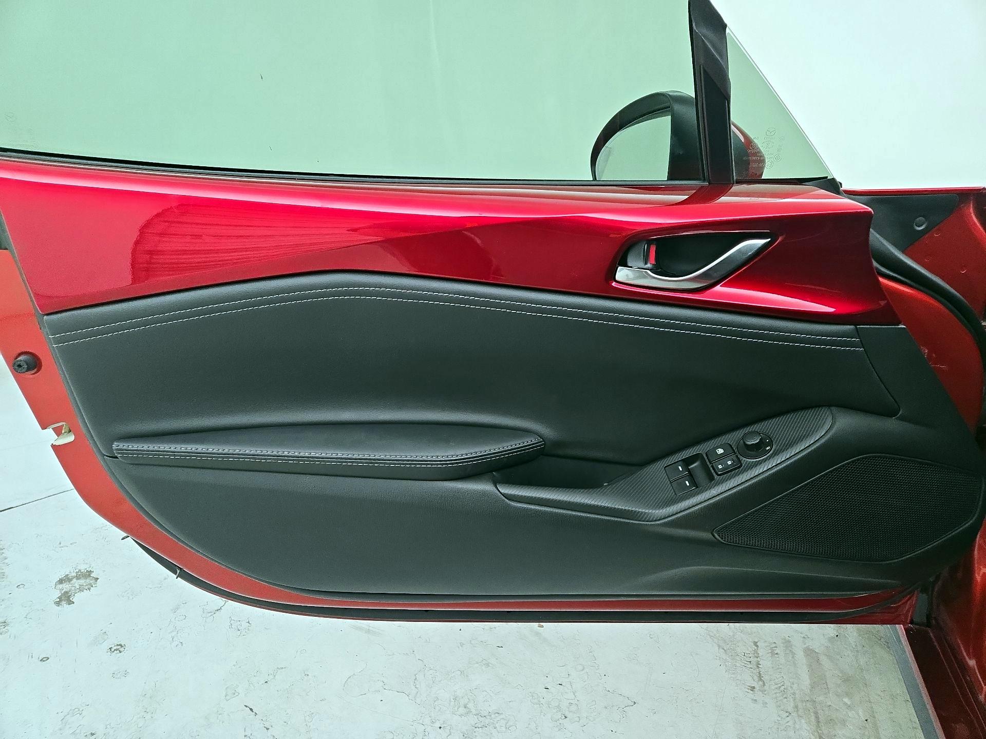 Thumbnail: 2021 Mazda MX-5 Miata - 12