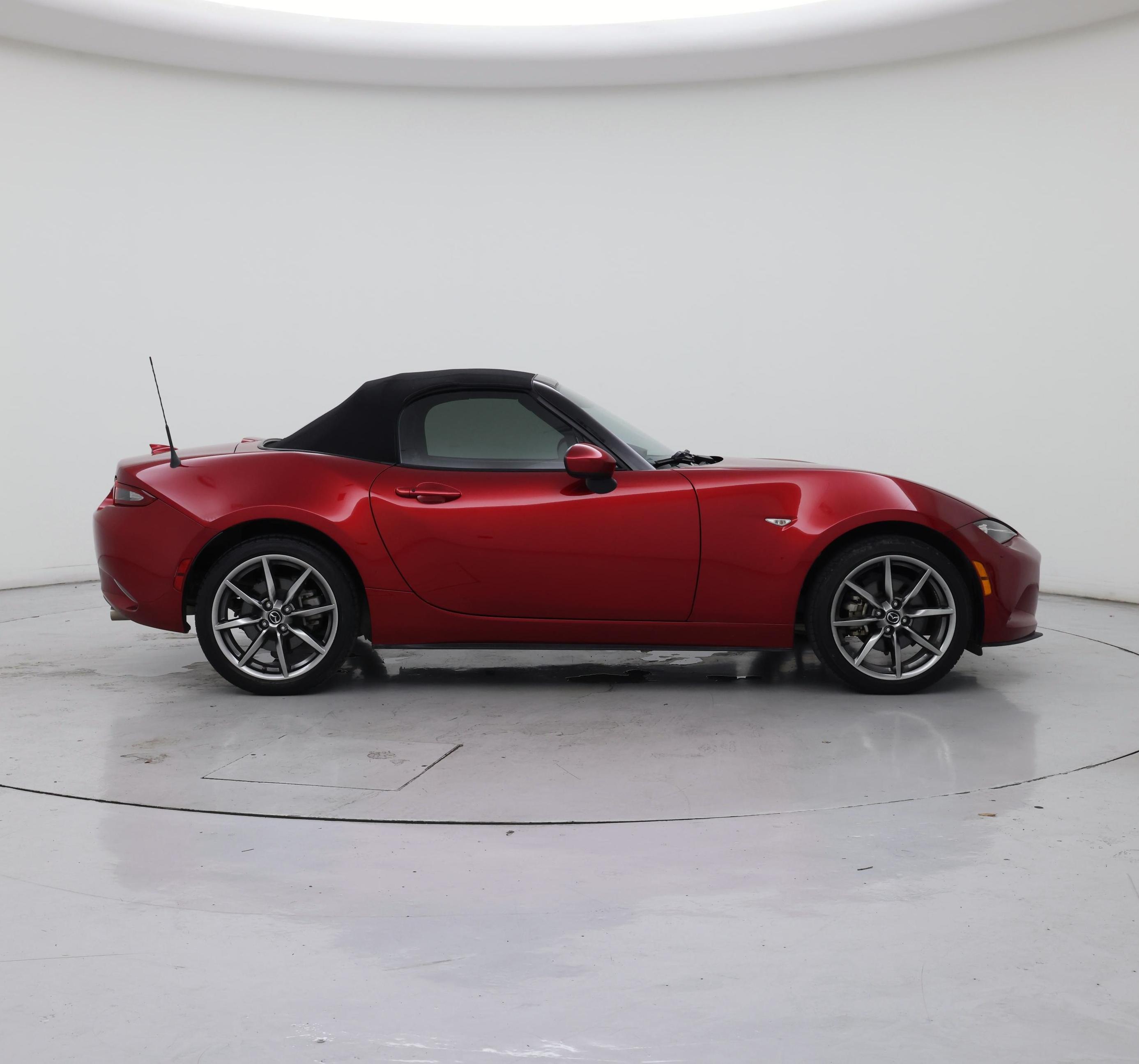 Thumbnail: 2021 Mazda MX-5 Miata - 7