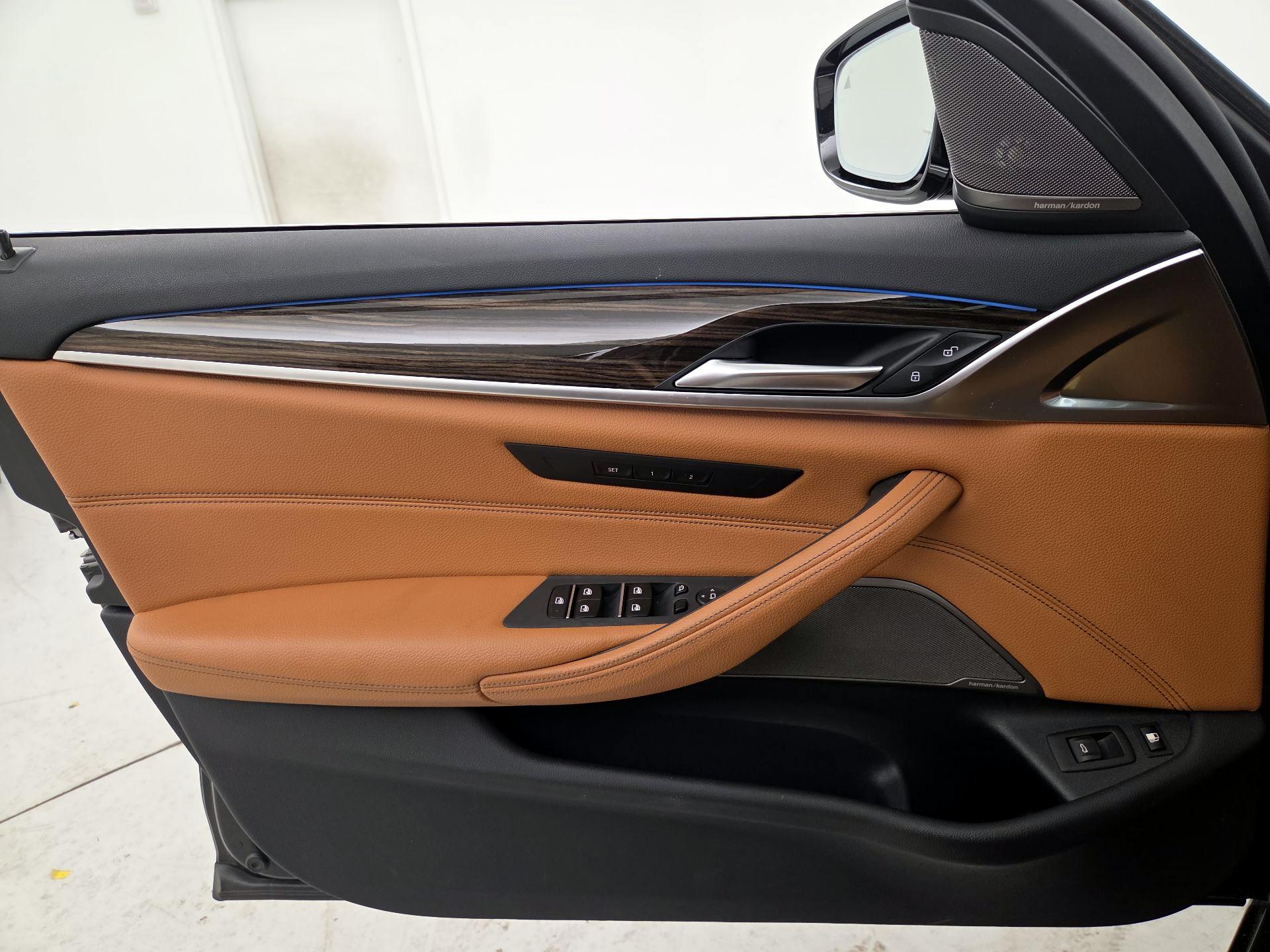 Thumbnail: 2021 BMW 5 Series - 12