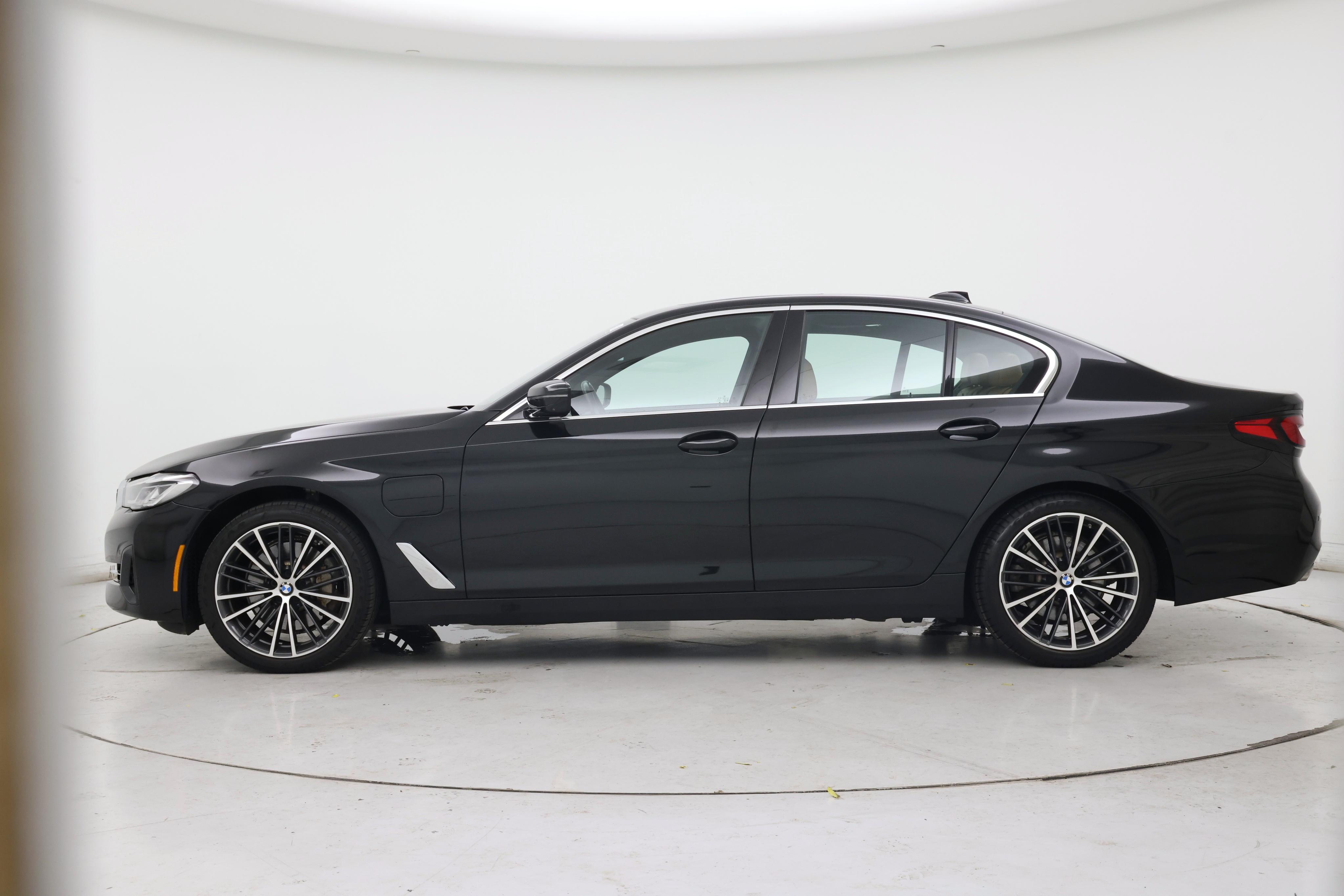 Thumbnail: 2021 BMW 5 Series - 3