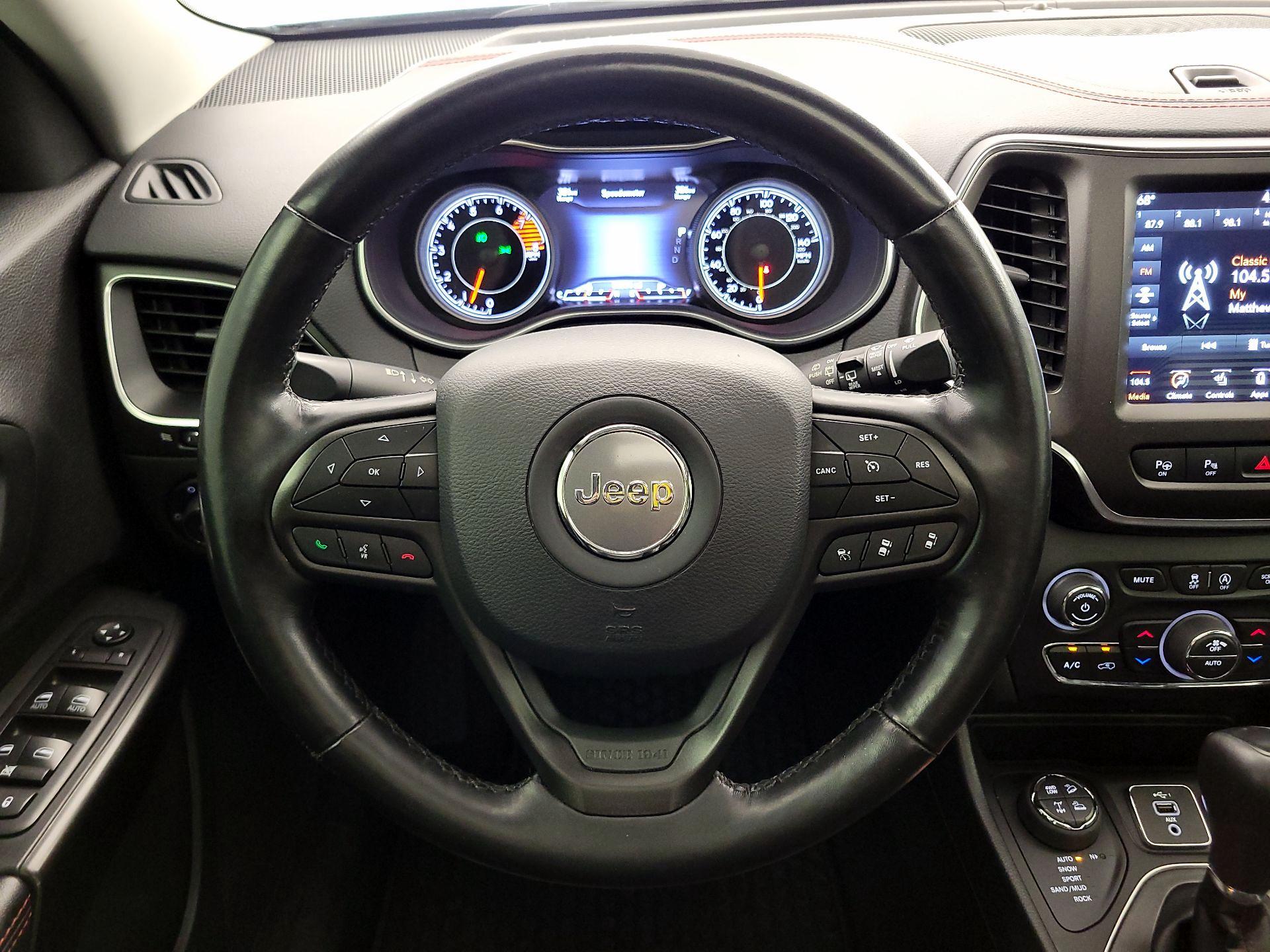 Thumbnail: 2021 Jeep Cherokee - 10