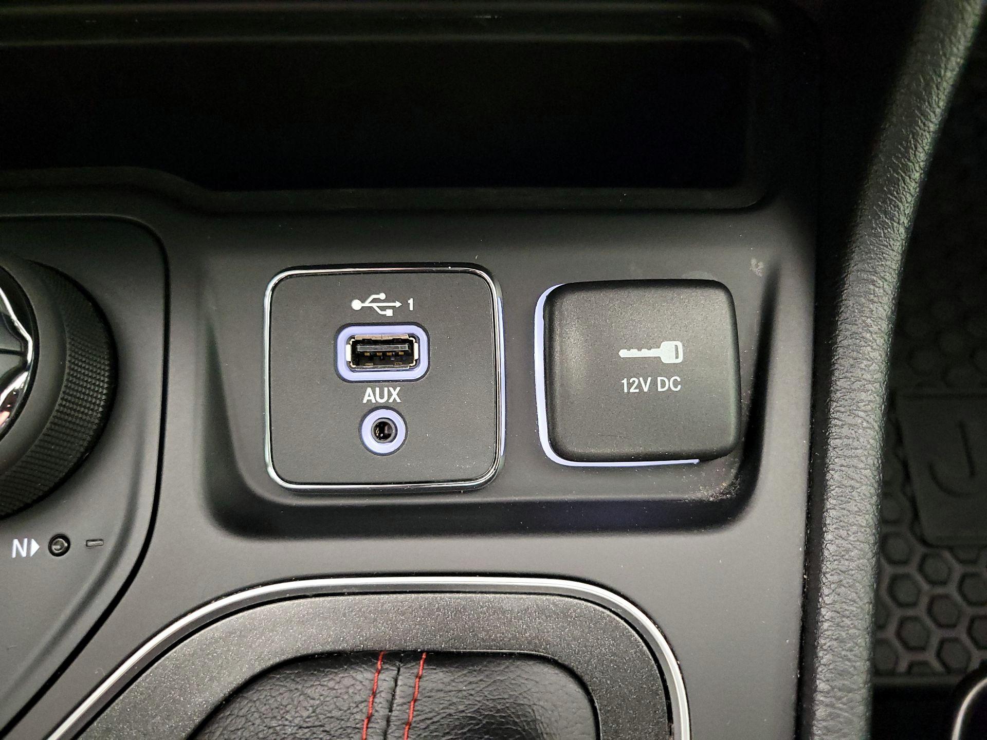 Thumbnail: 2021 Jeep Cherokee - 19