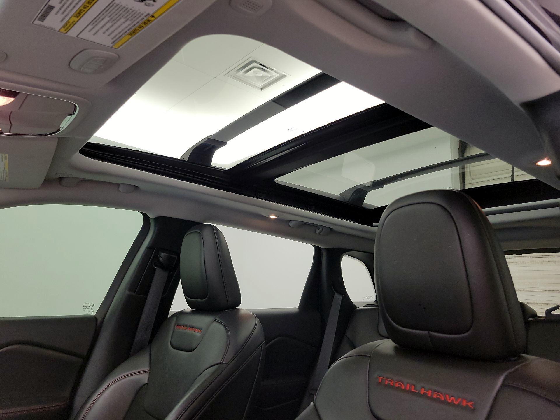 Thumbnail: 2021 Jeep Cherokee - 20