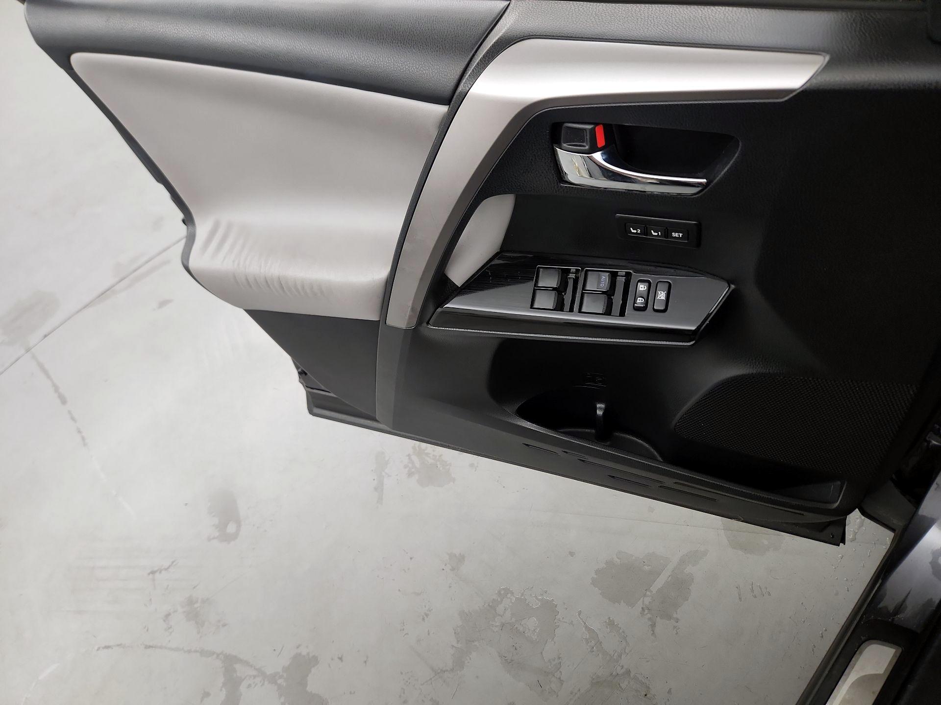 Thumbnail: 2017 Toyota RAV4 - 12