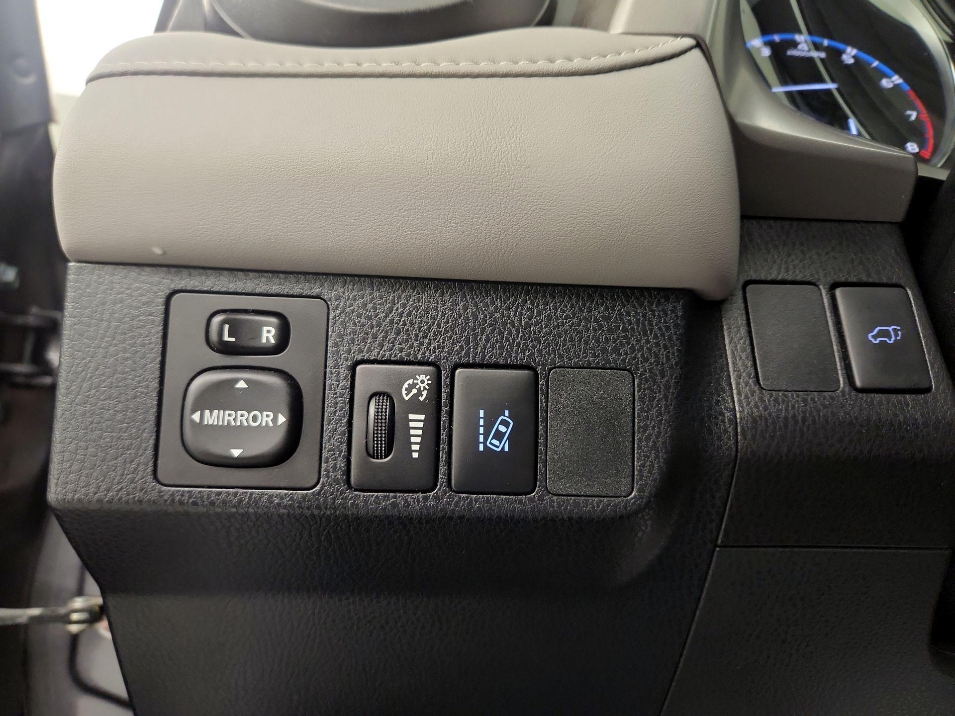 Thumbnail: 2017 Toyota RAV4 - 13