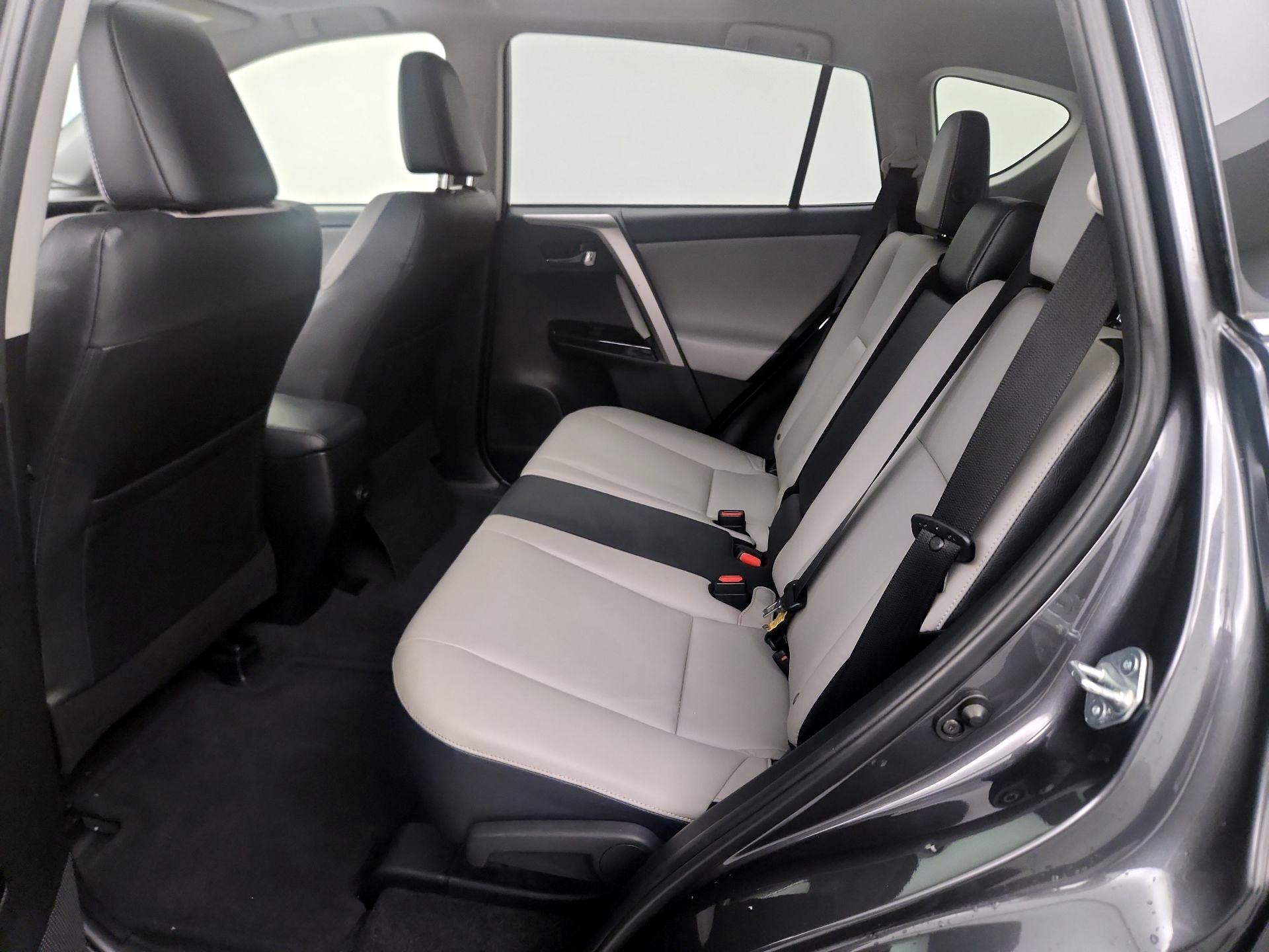 Thumbnail: 2017 Toyota RAV4 - 20