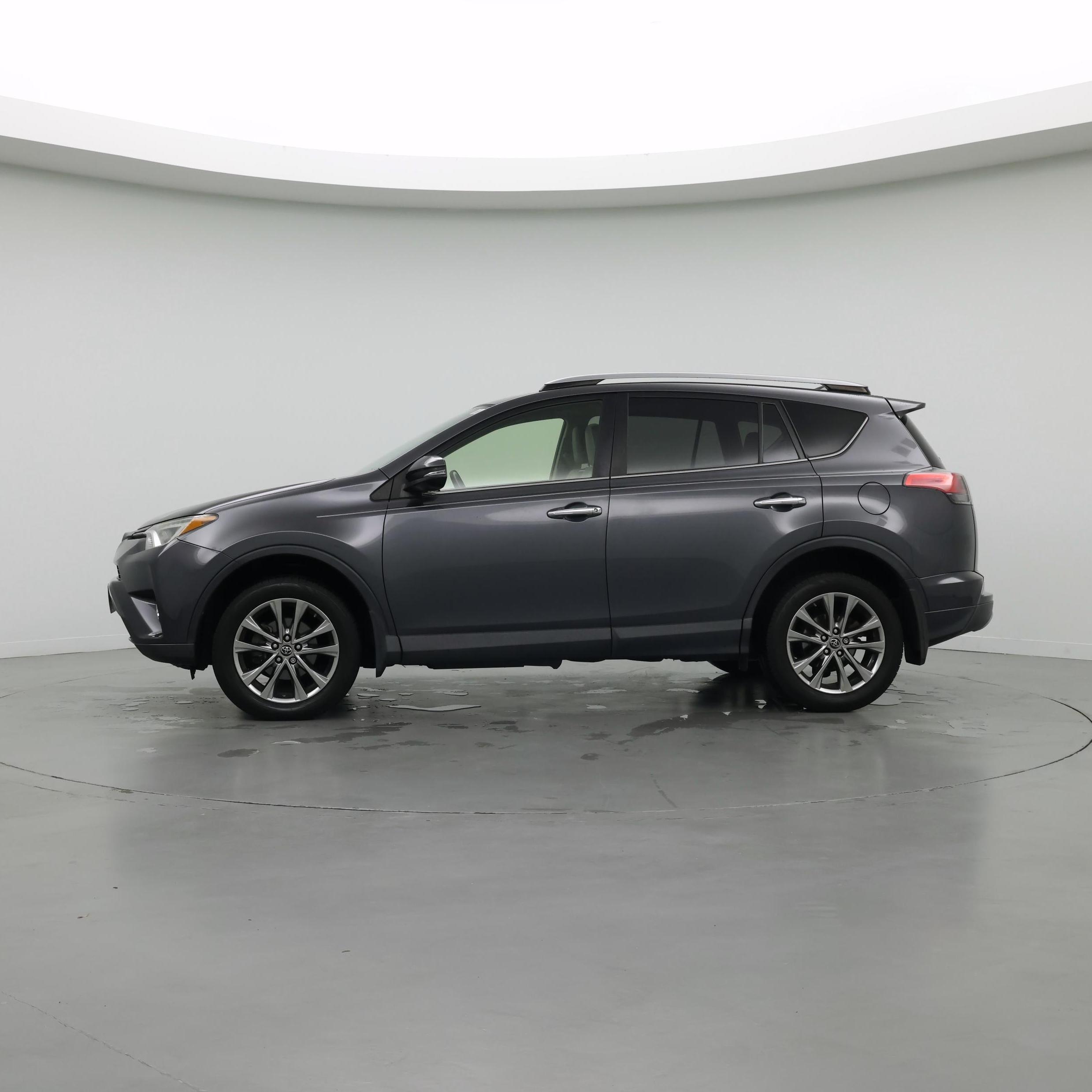 Thumbnail: 2017 Toyota RAV4 - 3
