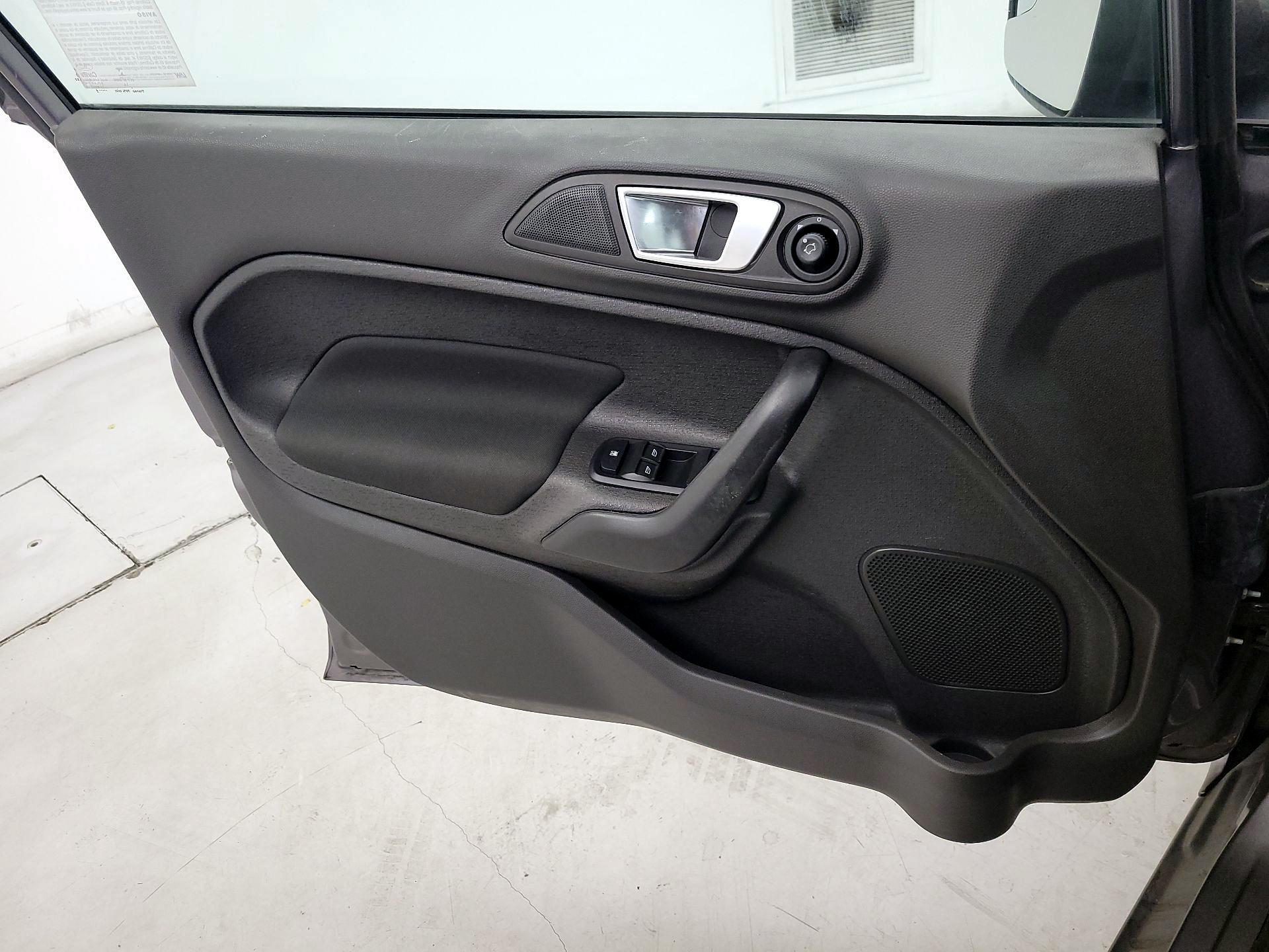 Thumbnail: 2014 Ford Fiesta - 12