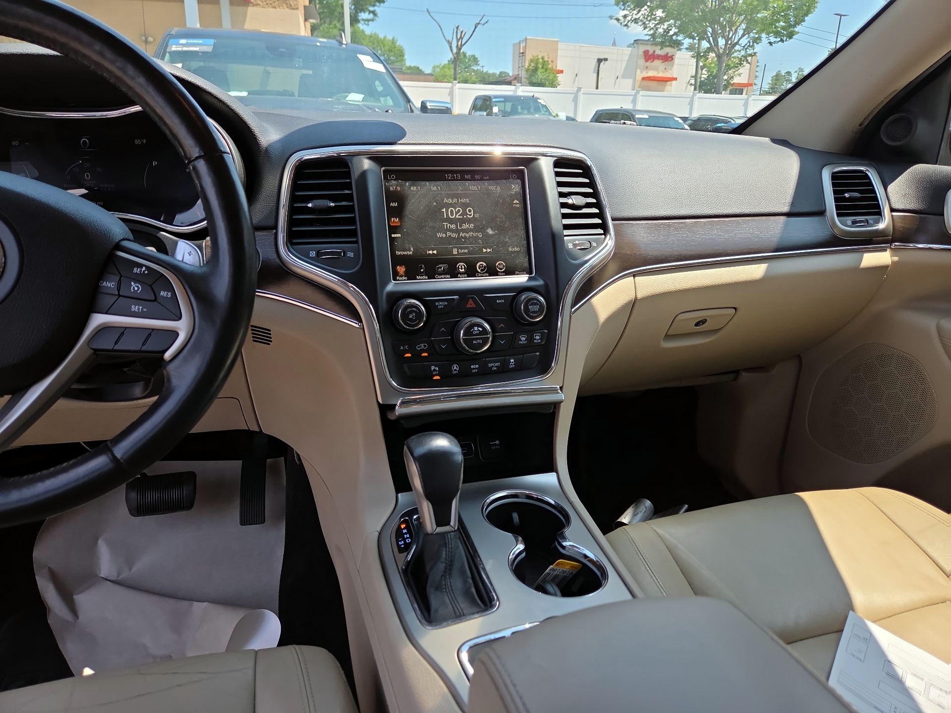 Thumbnail: 2017 Jeep Grand Cherokee - 9
