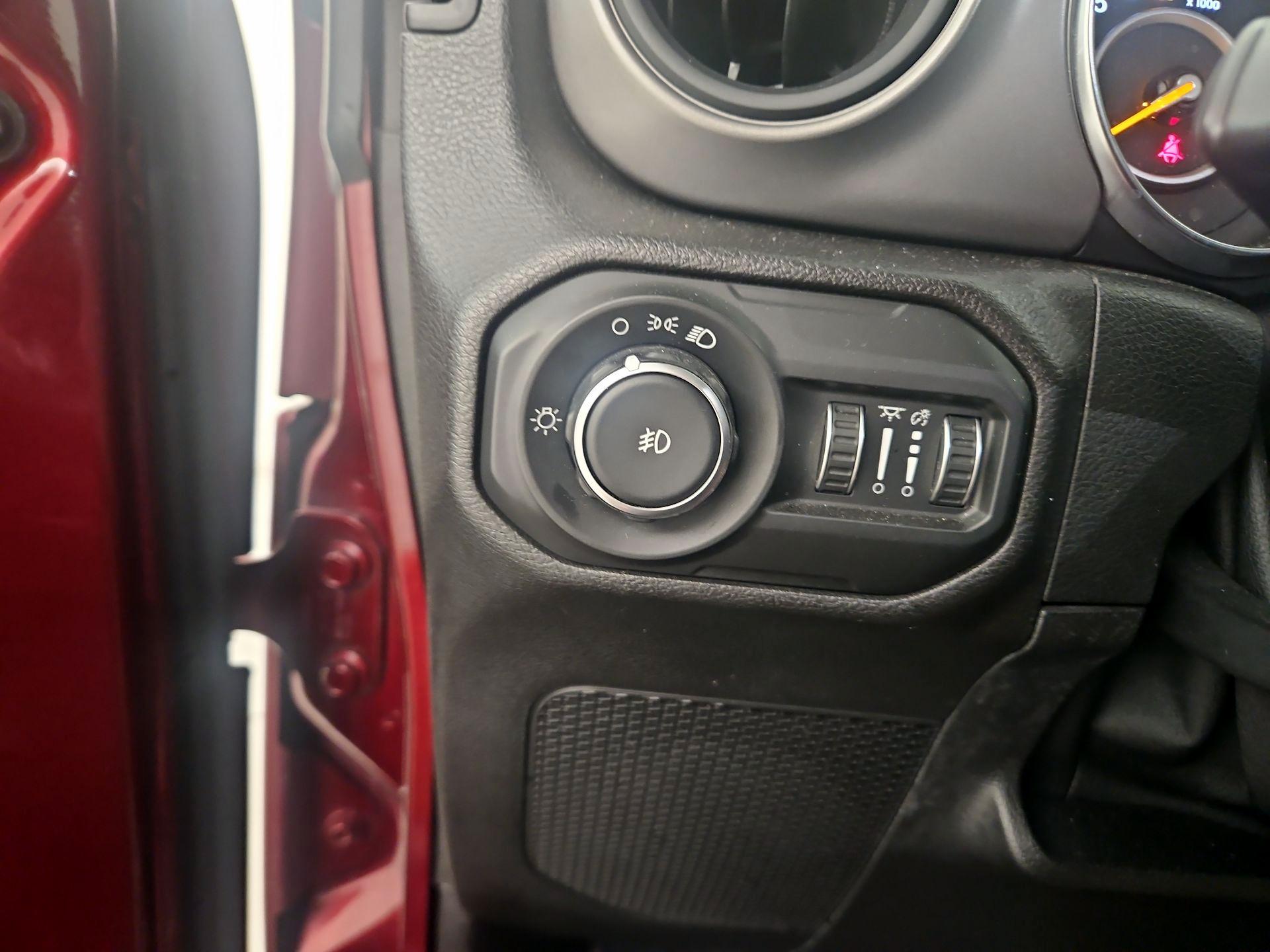 Thumbnail: 2021 Jeep Wrangler - 13