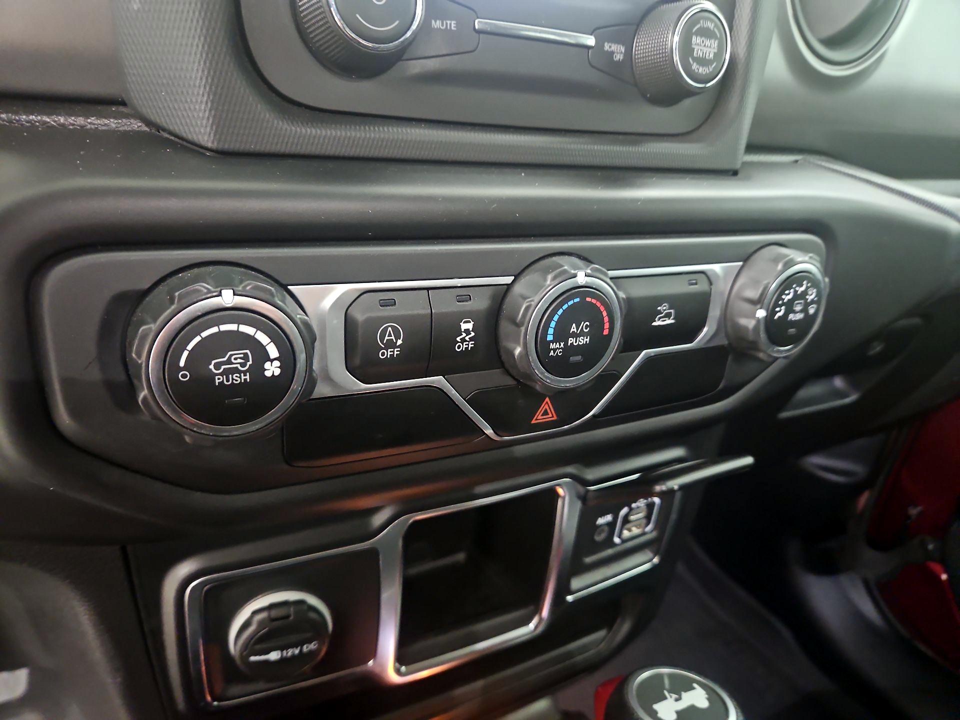 Thumbnail: 2021 Jeep Wrangler - 15