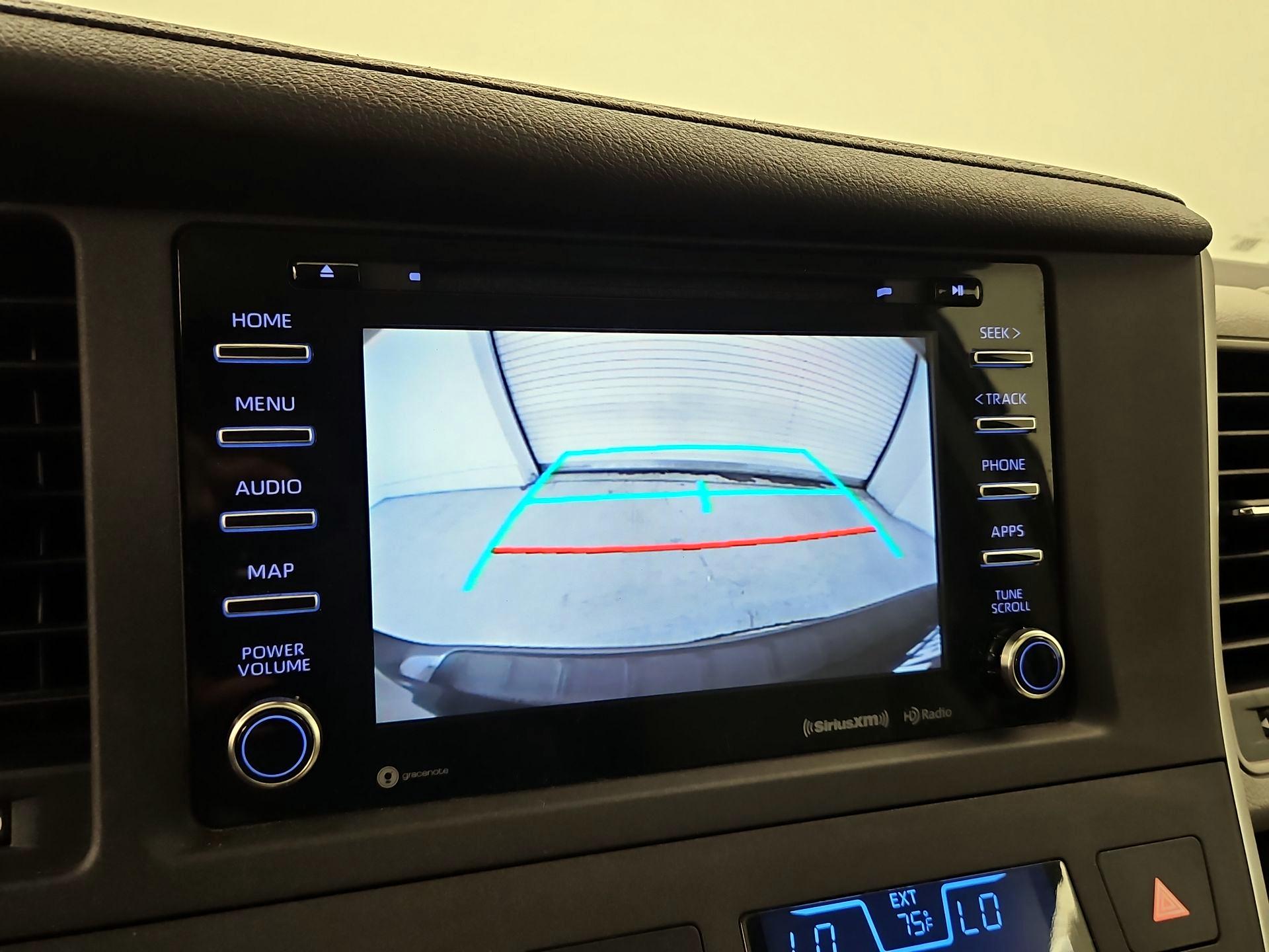Thumbnail: 2020 Toyota Sienna - 14