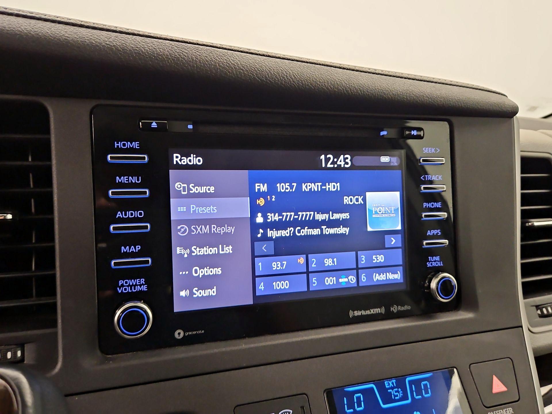 Thumbnail: 2020 Toyota Sienna - 15
