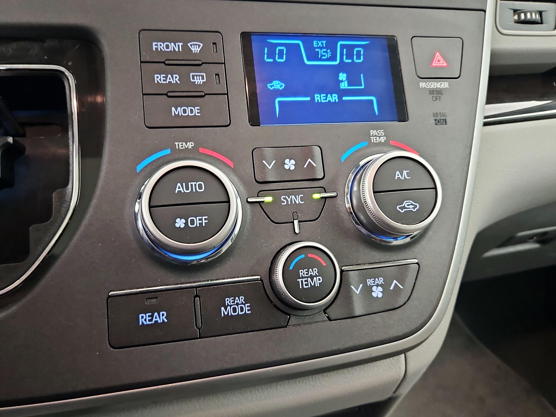 Thumbnail: 2020 Toyota Sienna - 16