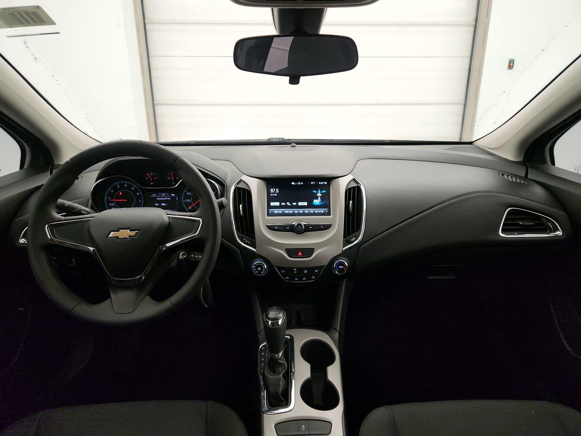 Thumbnail: 2018 Chevrolet Cruze - 9