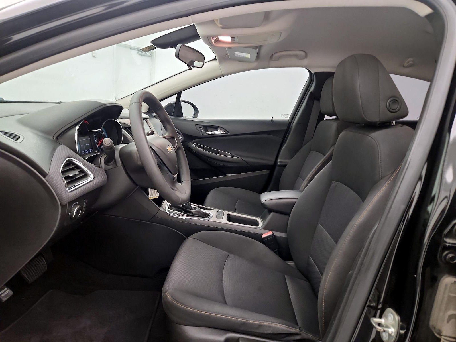 2018 Chevrolet Cruze LS - Photo 12