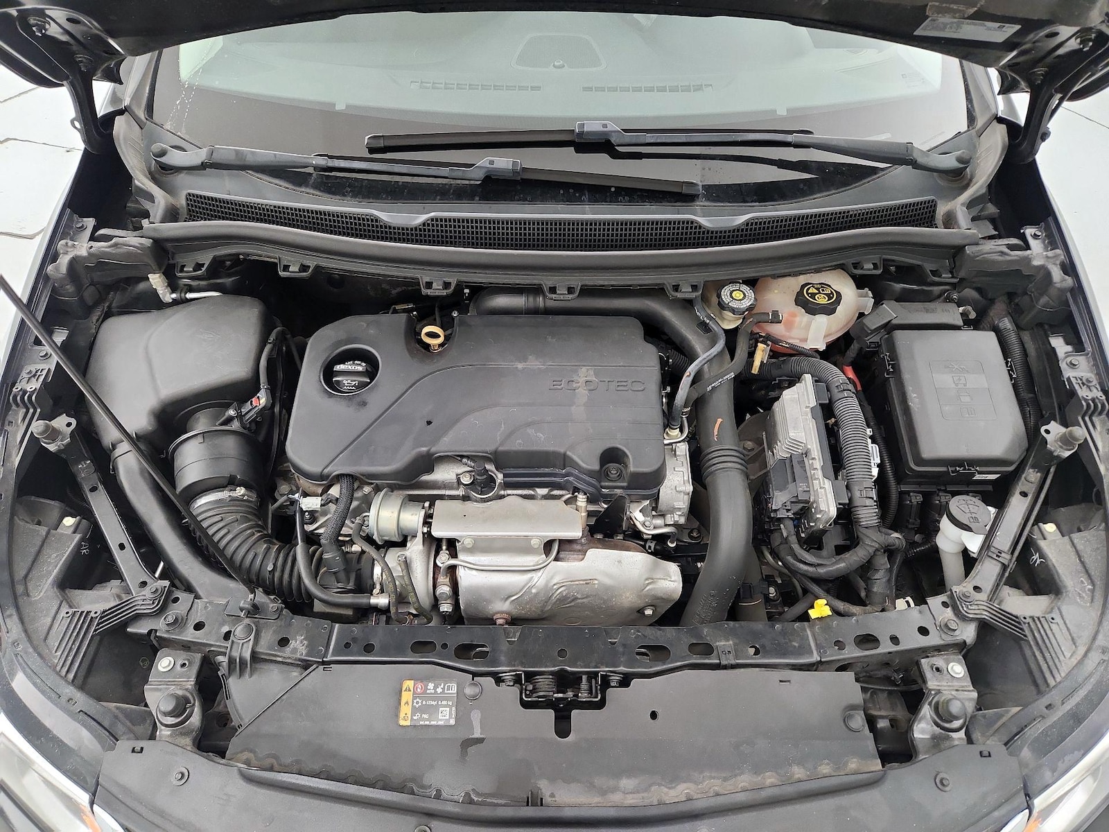 2018 Chevrolet Cruze LS - Photo 22