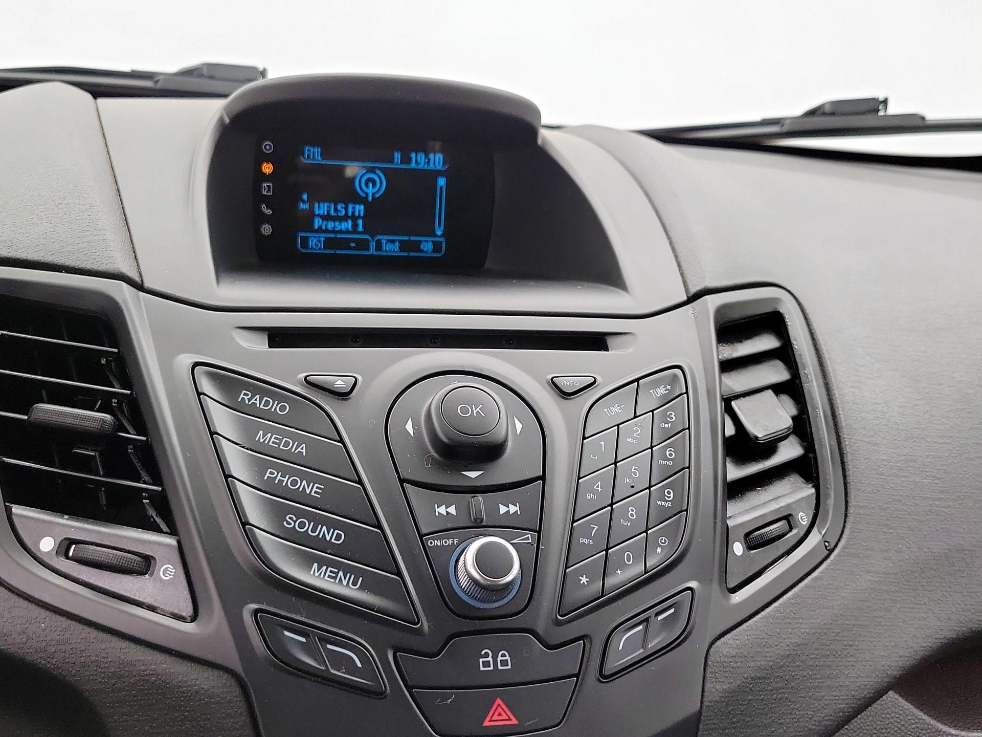 Thumbnail: 2015 Ford Fiesta - 14