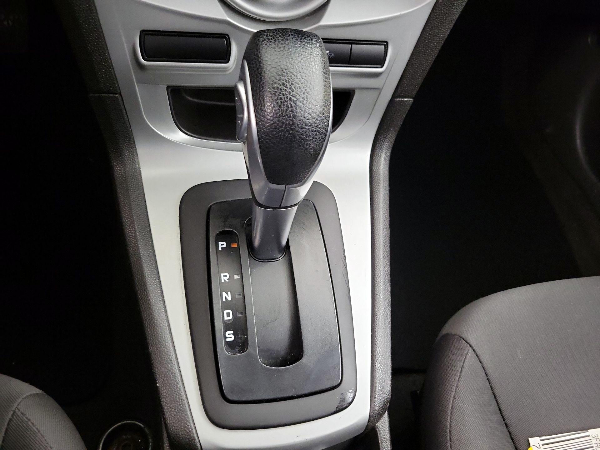 Thumbnail: 2015 Ford Fiesta - 16
