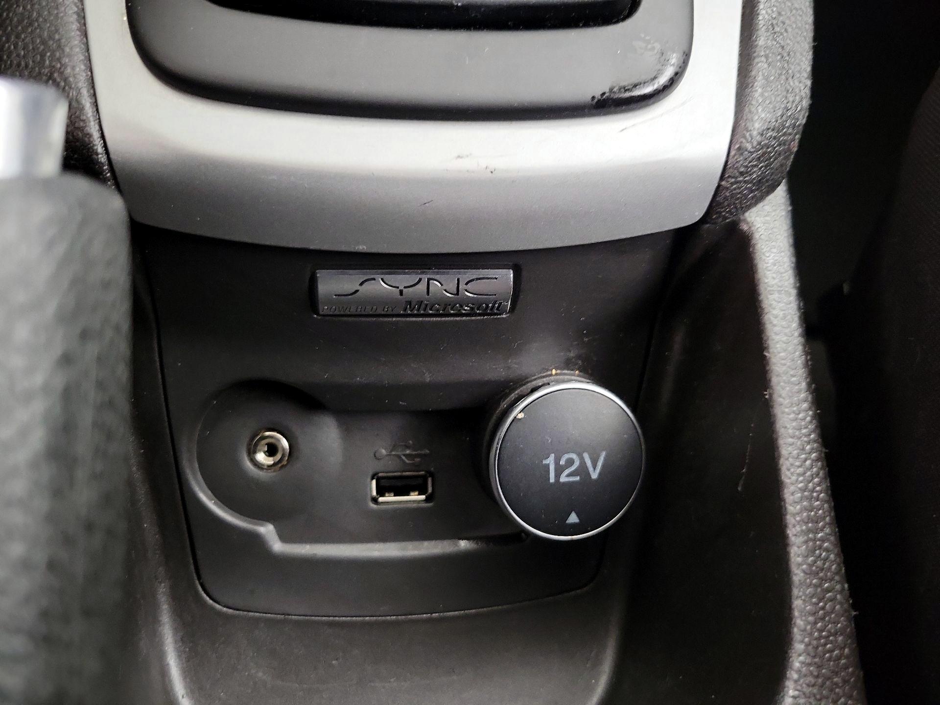 Thumbnail: 2015 Ford Fiesta - 17