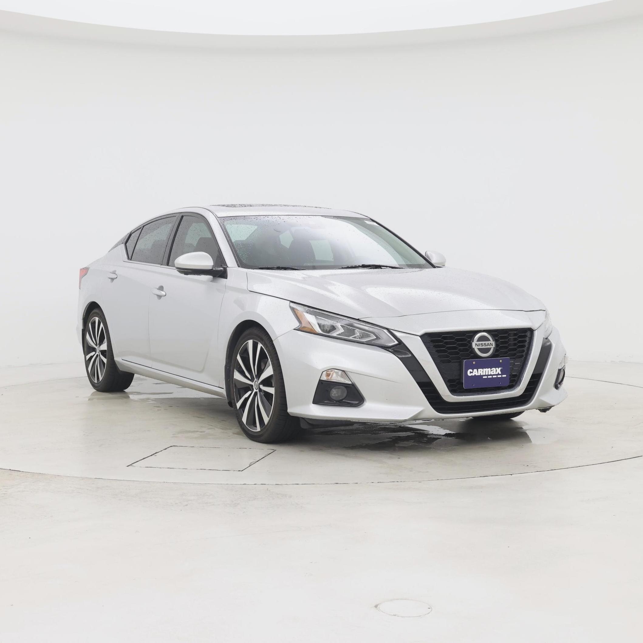 Silver 2019 Nissan Altima Sedan Front-Wheel Drive Automatic